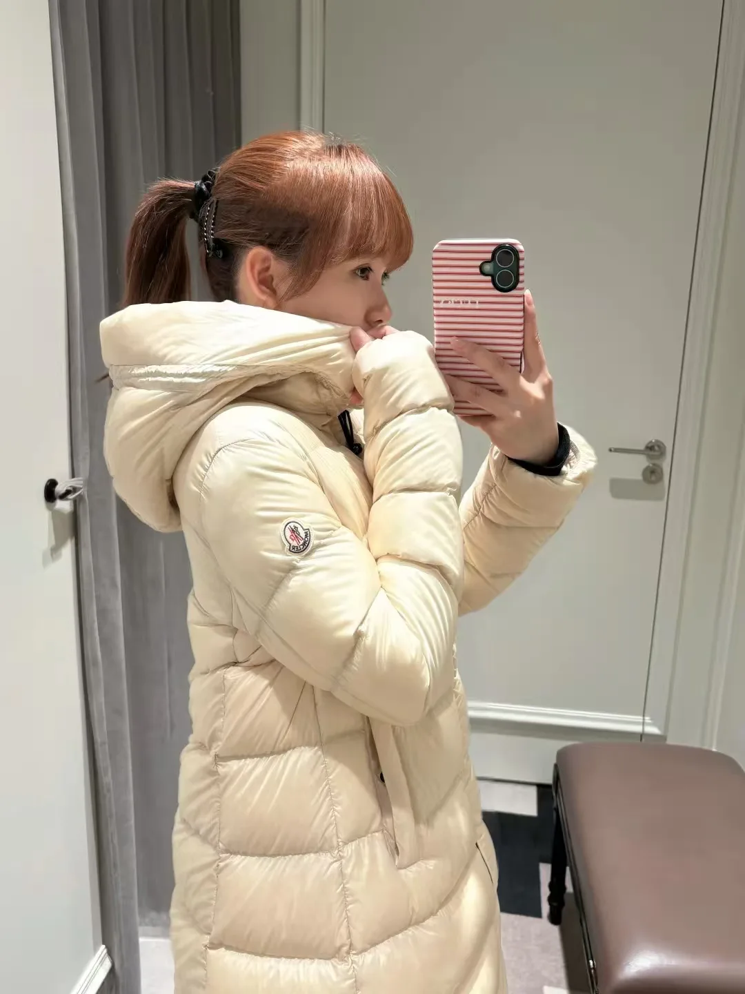 Women's Jackets And Down Jackets MONCLER 18048036