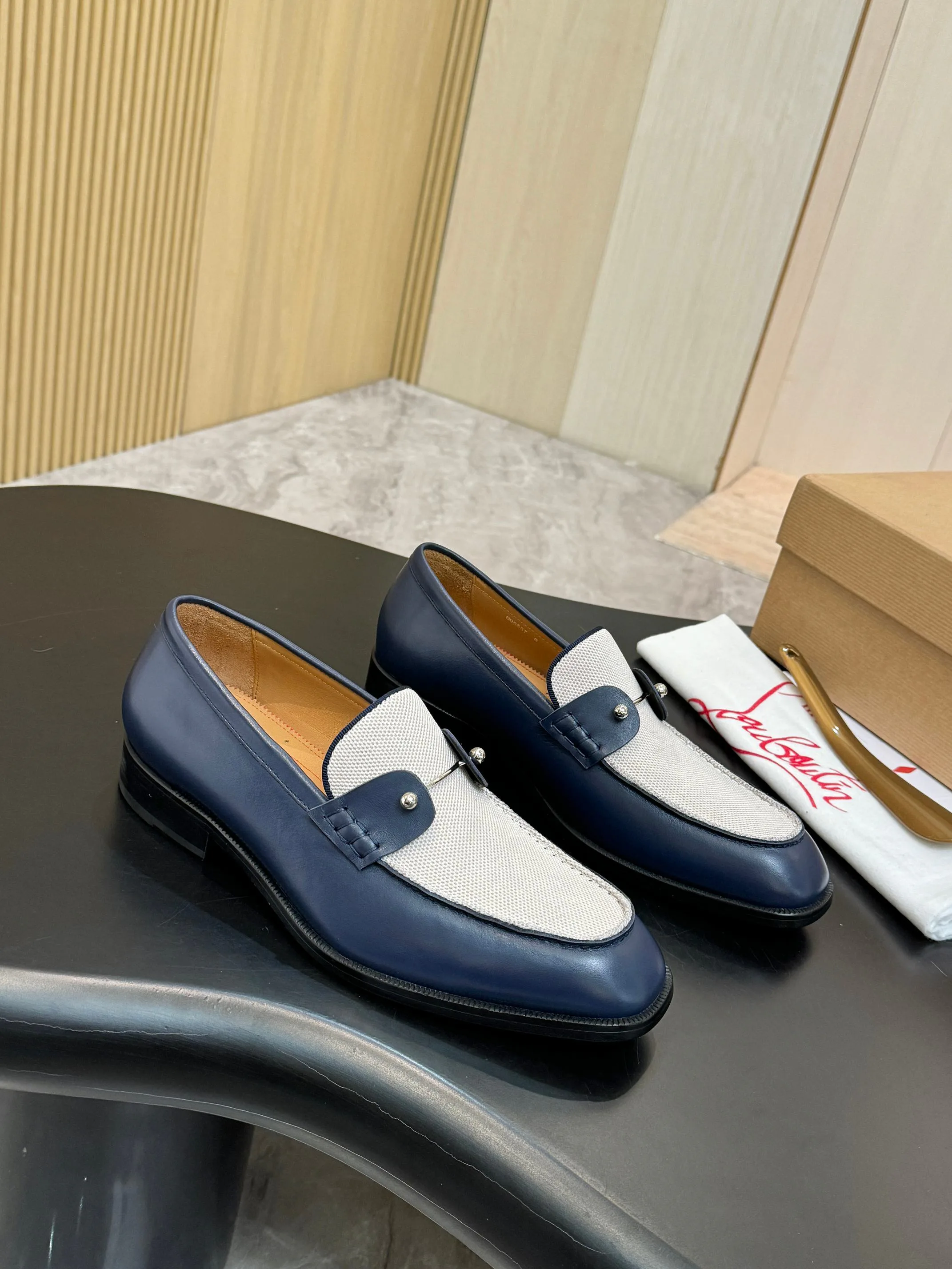 Men's Loafers And Dress Shoes CHRISTIAN LOUBOUTIN 18117275