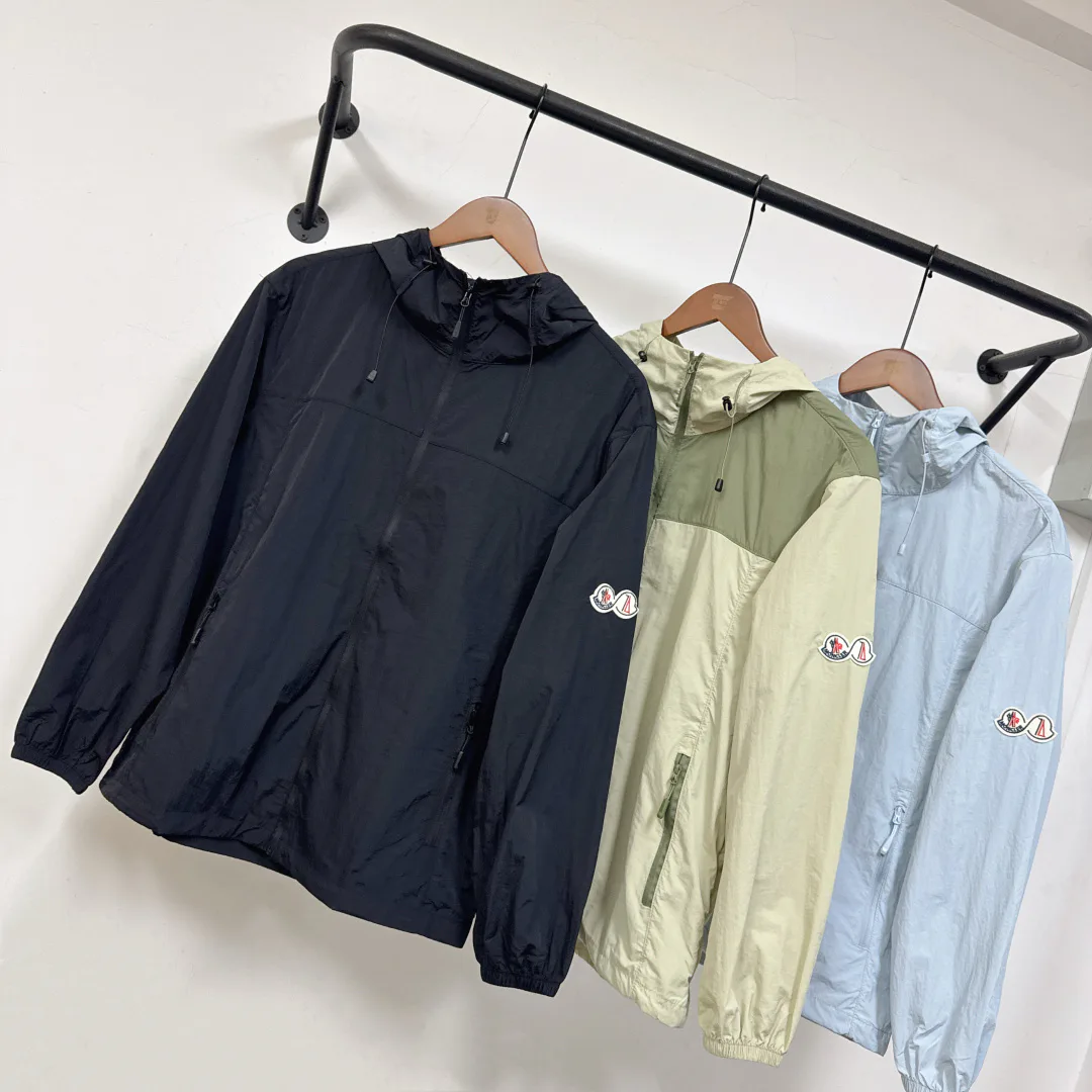 Men's Jackets And Down Jackets MONCLER 17286042
