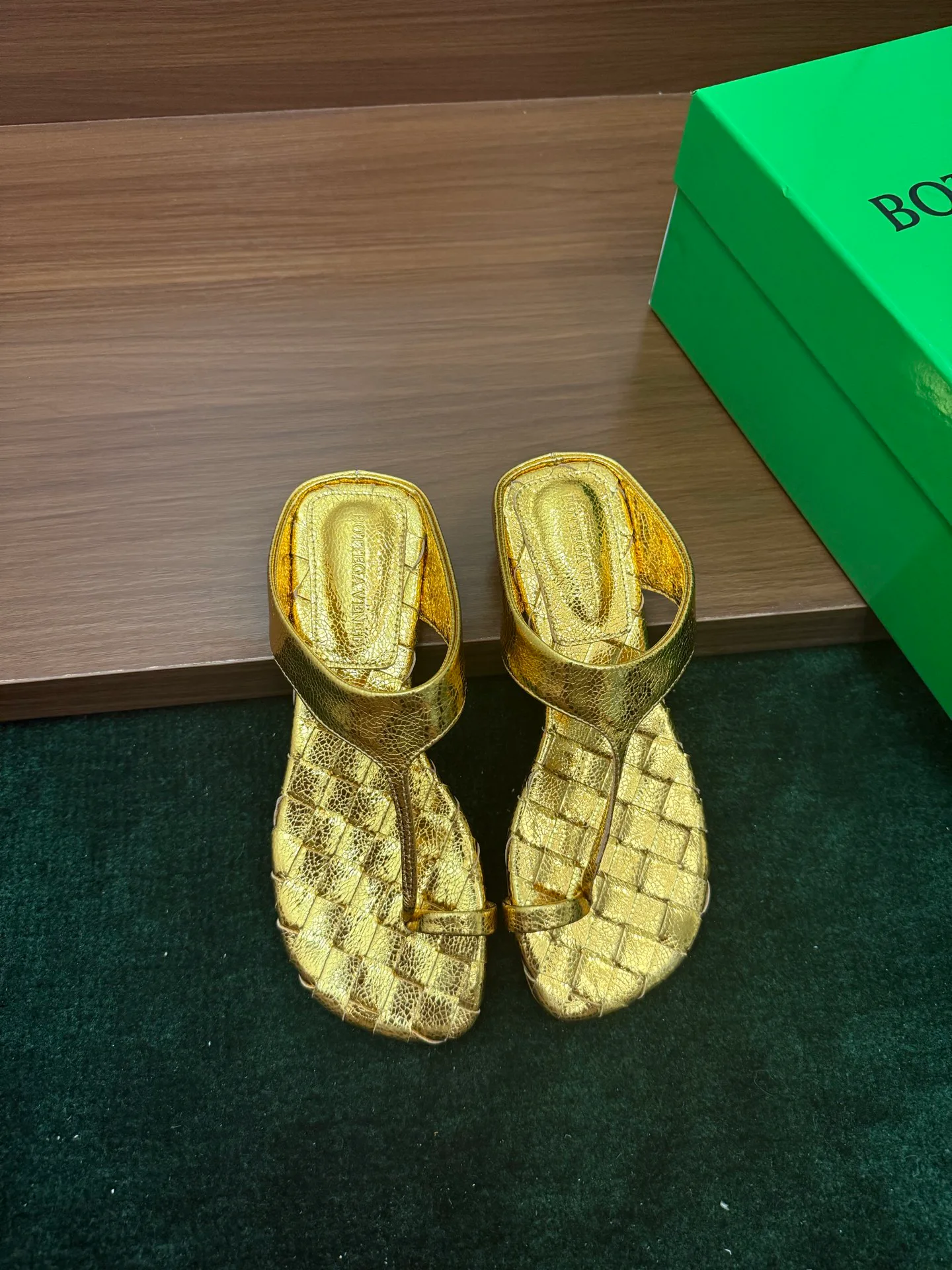 Women's Flip-Flops BOTTEGA VENETA 17797968