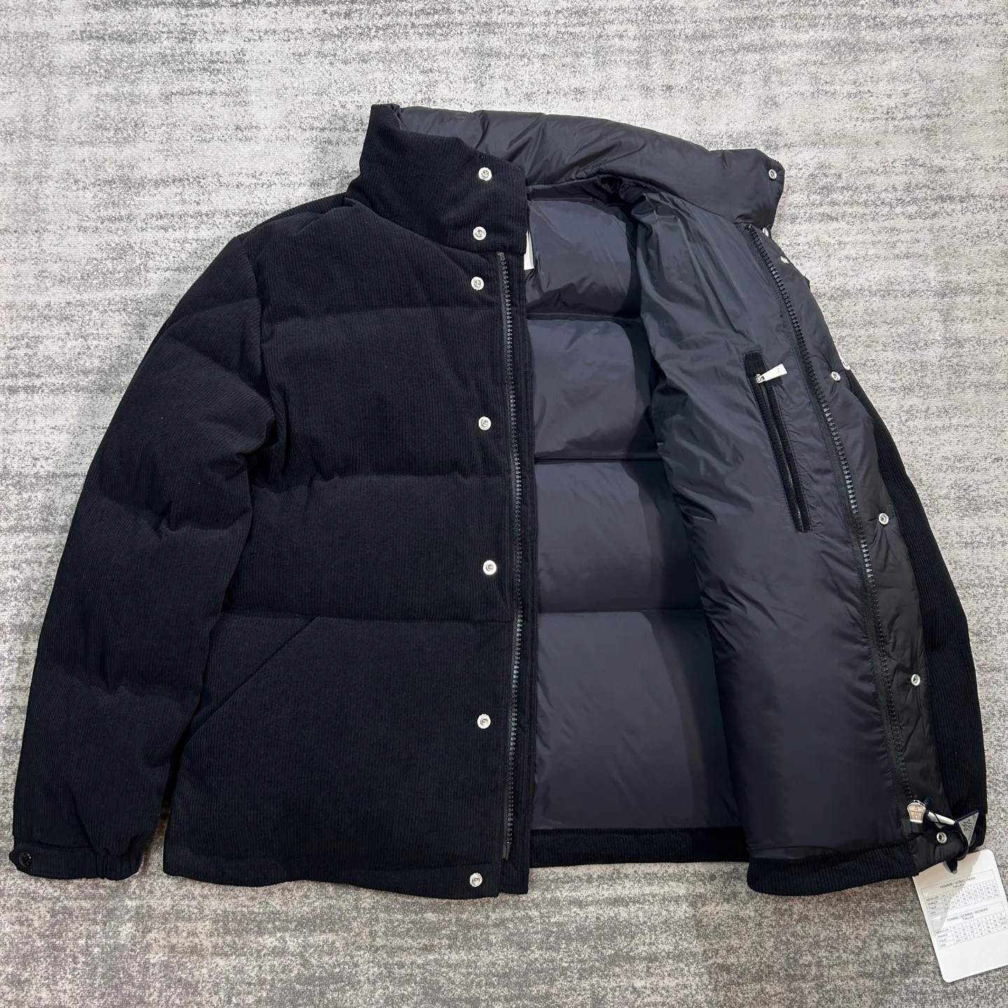Women's Jackets And Down Jackets MONCLER 18205265
