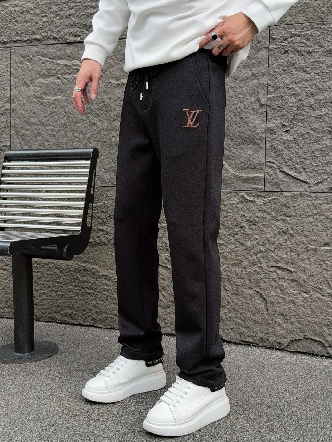 Men's Trousers LOUIS VUITTON 18178460