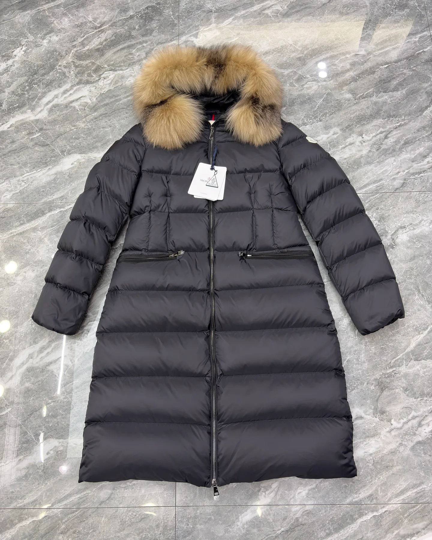 Women's Jackets And Down Jackets MONCLER 17801589