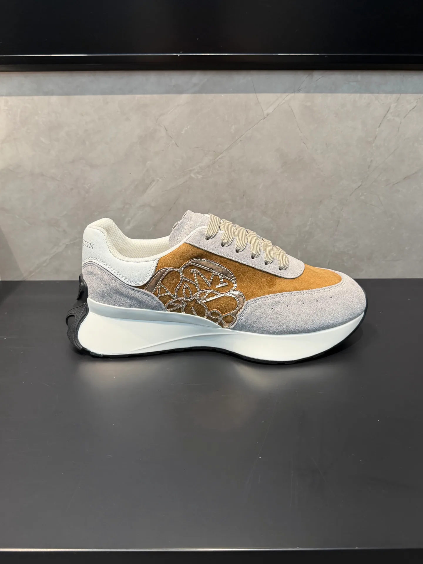 Women's Sneakers ALEXANDER MCQUEEN 18363886