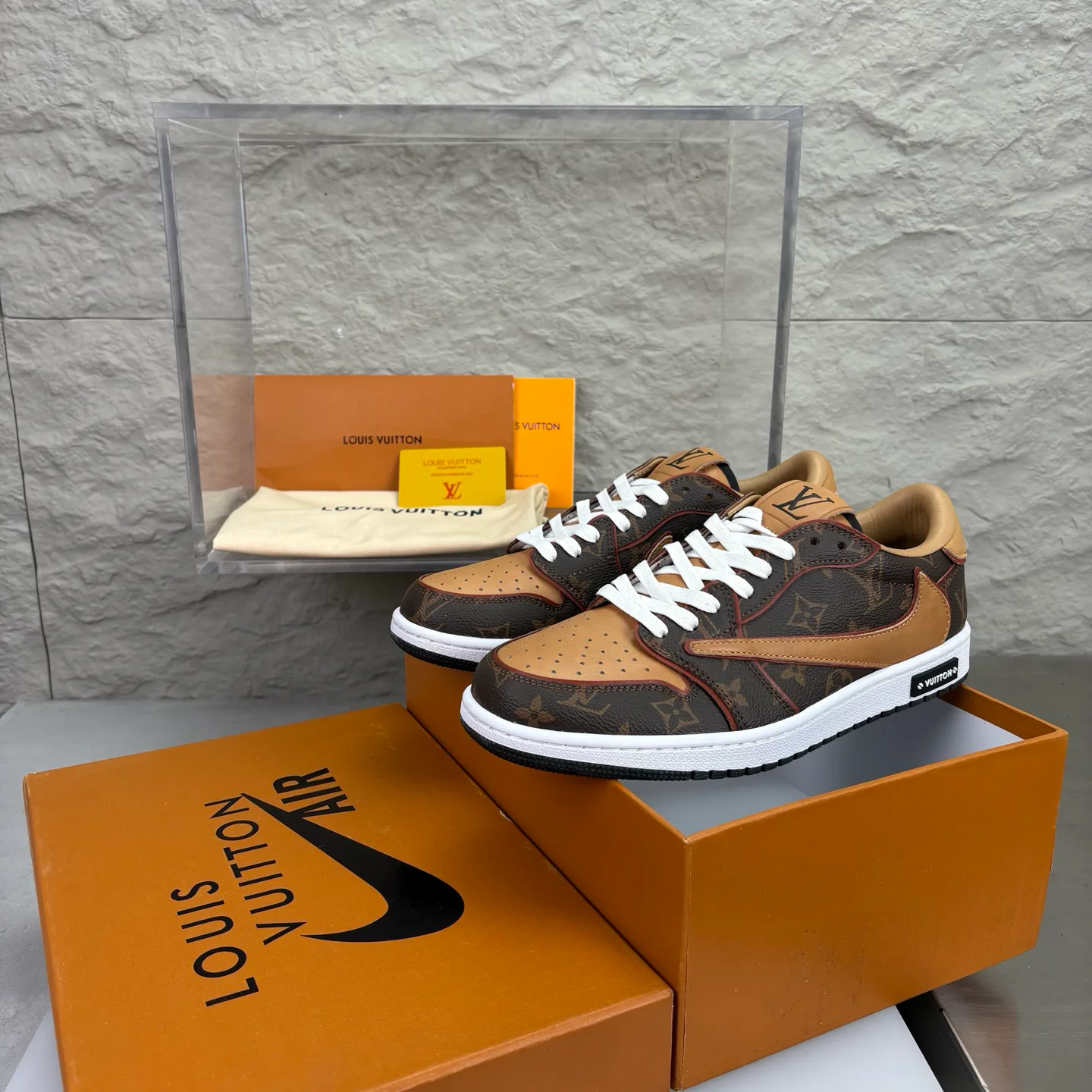 Women's Sneakers LOUIS VUITTON 18351608