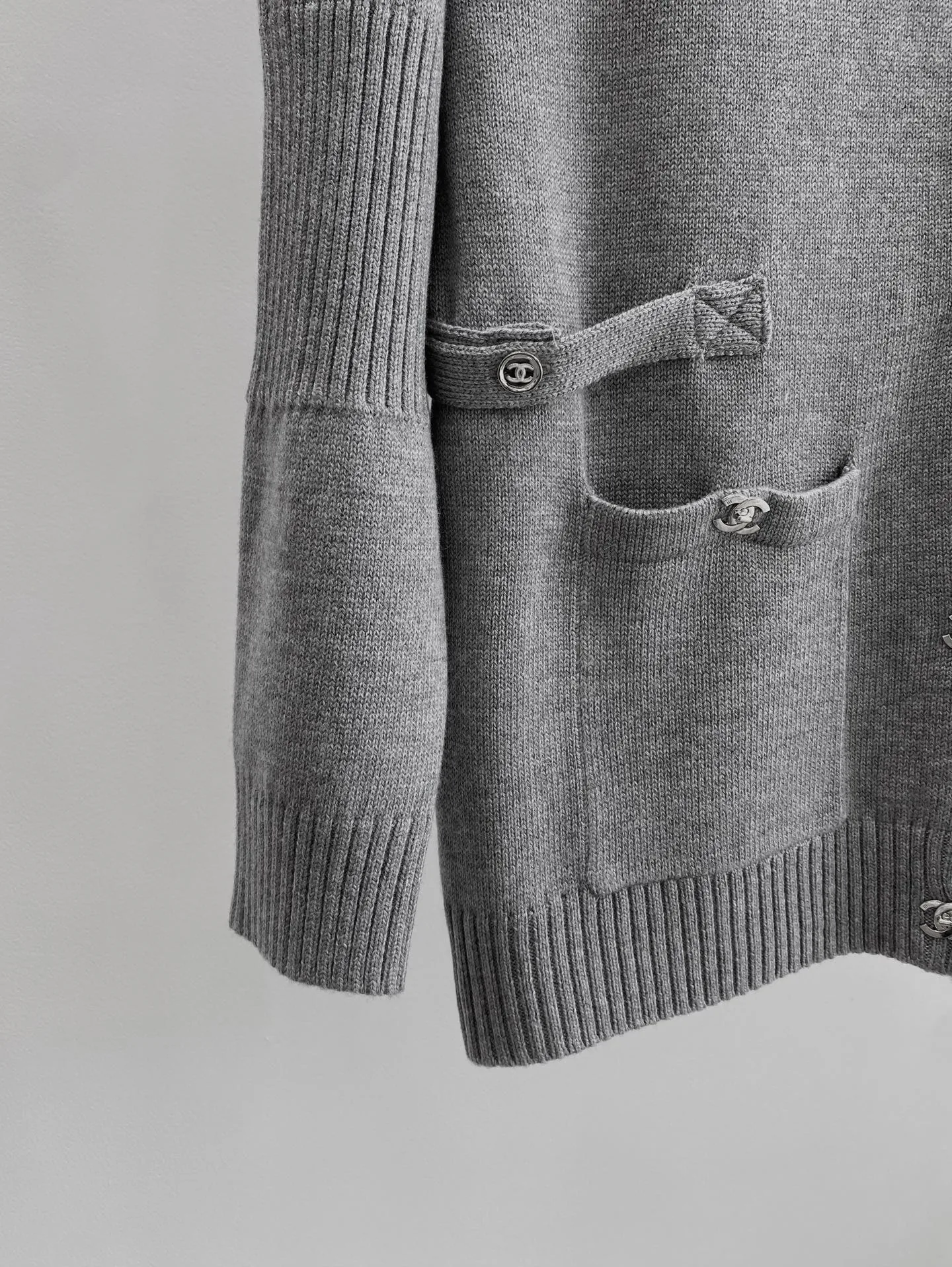 Women's Jumpers And Sweaters CHANEL 16962295