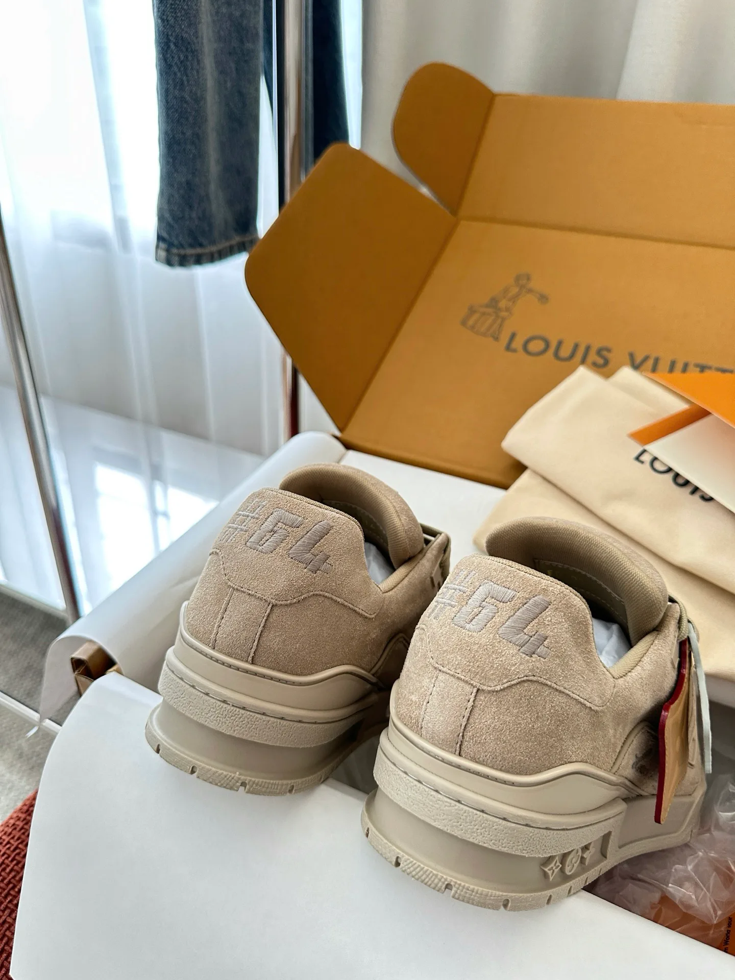 Men's Sneakers LOUIS VUITTON 17449377