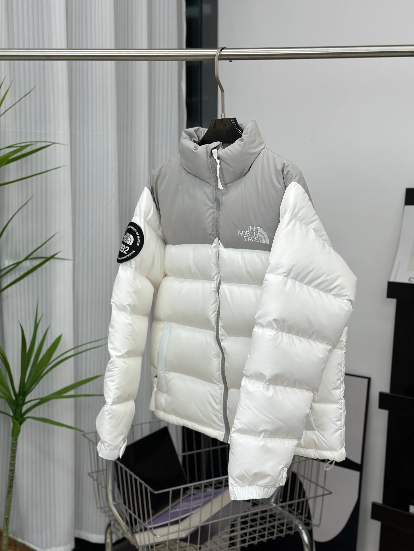 Women's Jackets And Down Jackets THE NORTH FACE 18416091