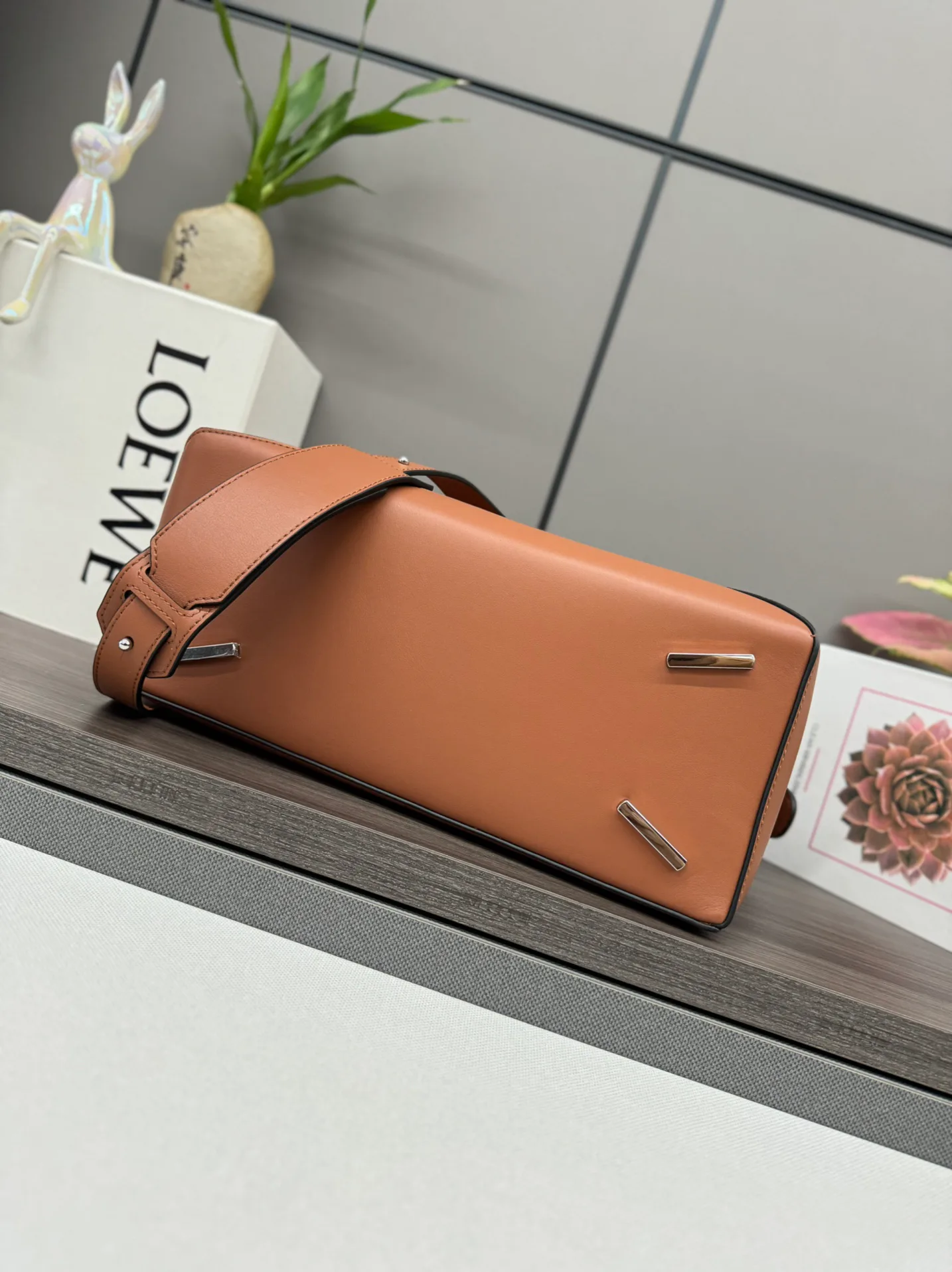 Women's Classic Handbags LOEWE 18030373
