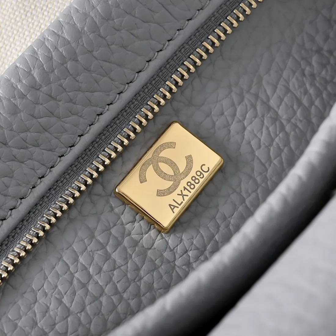 Women's Classic Handbags CHANEL 18147807
