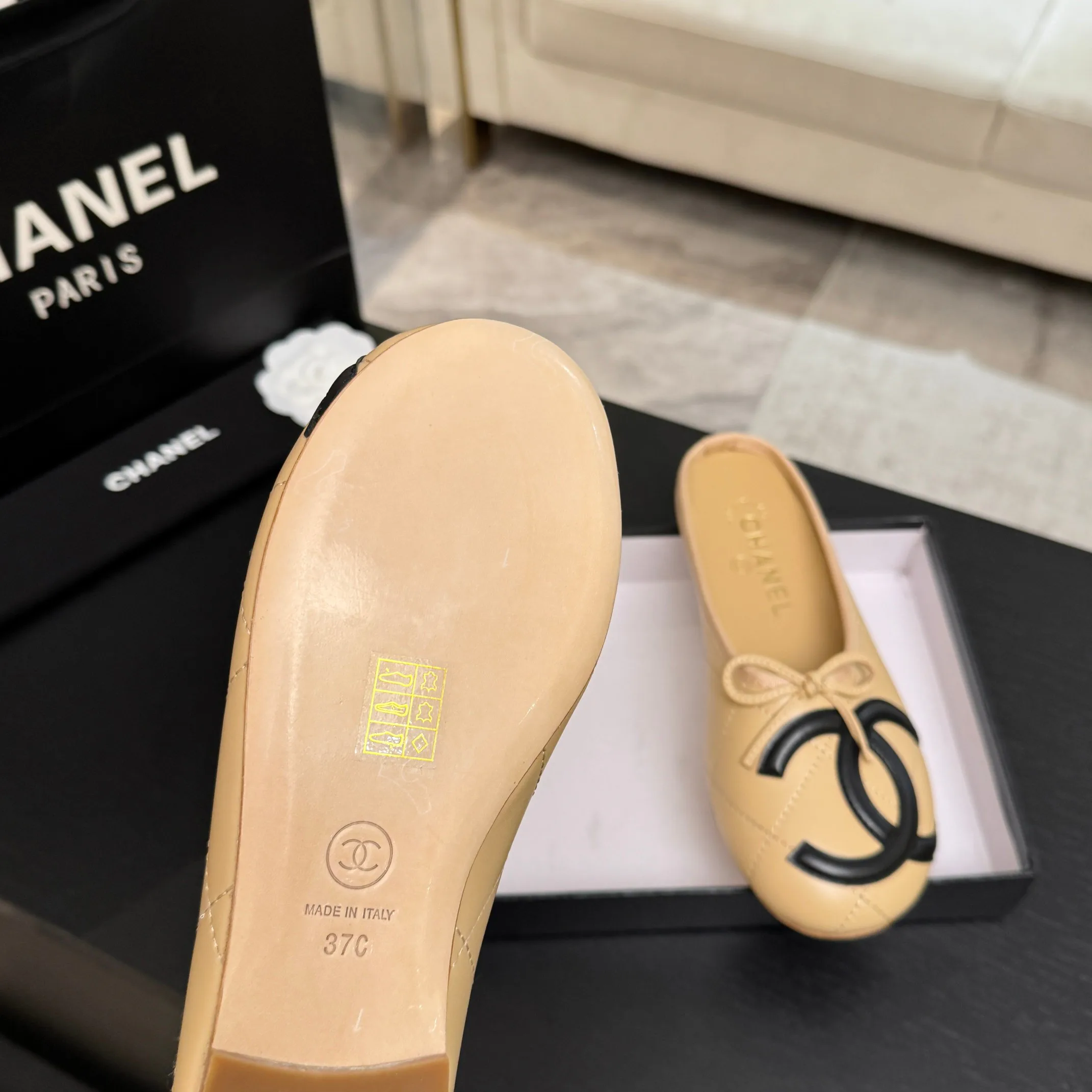 Women's Ballet Flats CHANEL 18063109