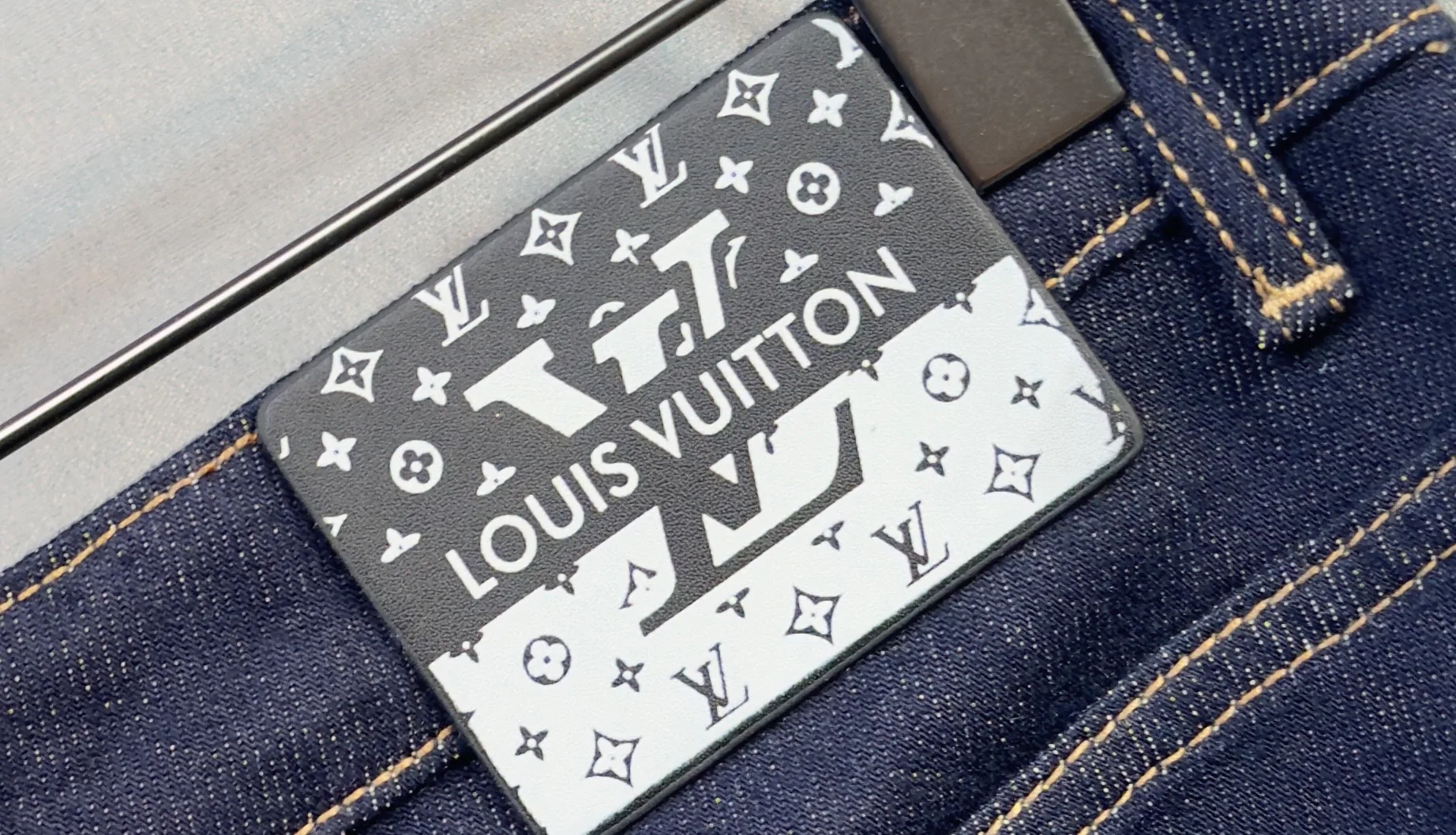 Men's Jeans LOUIS VUITTON 18098392