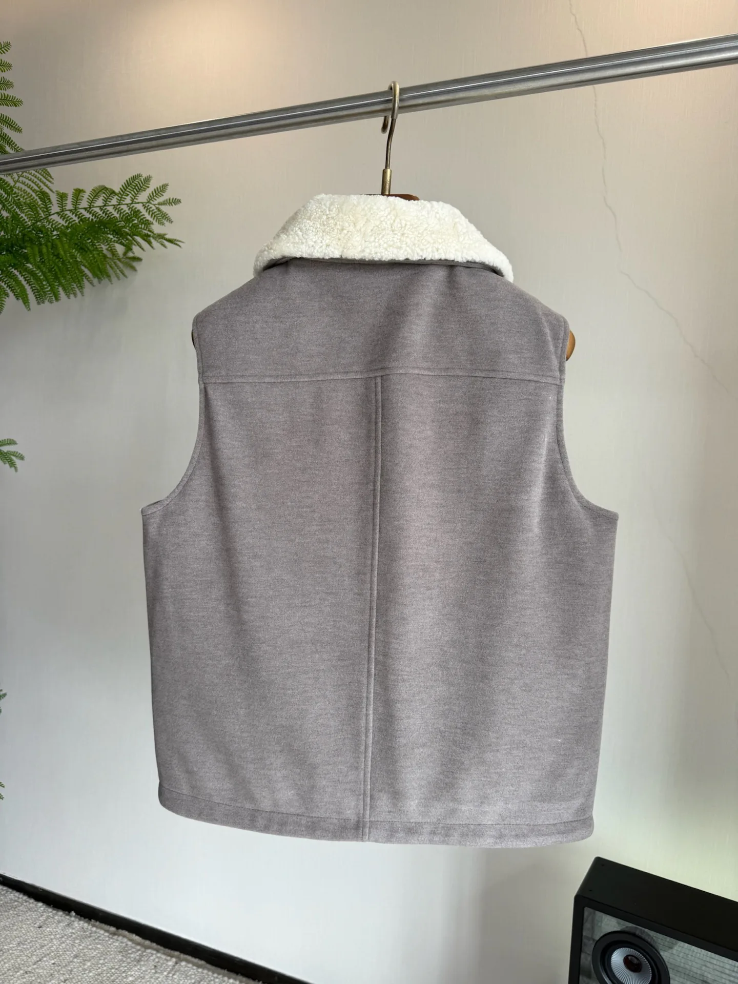 Жилеты Мужские Brunello Cucinelli 18569849