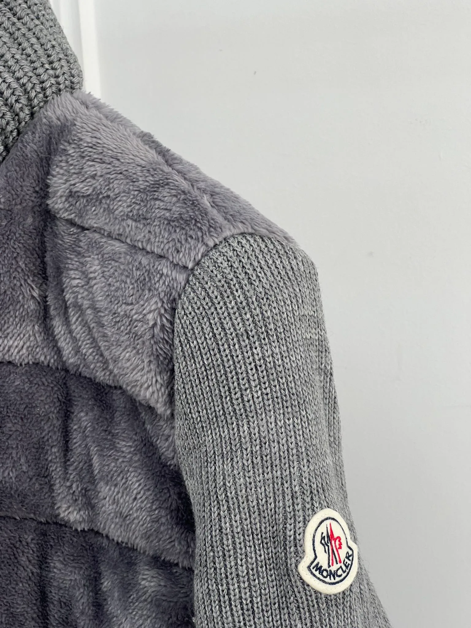 Women's Jackets And Down Jackets MONCLER 18416241