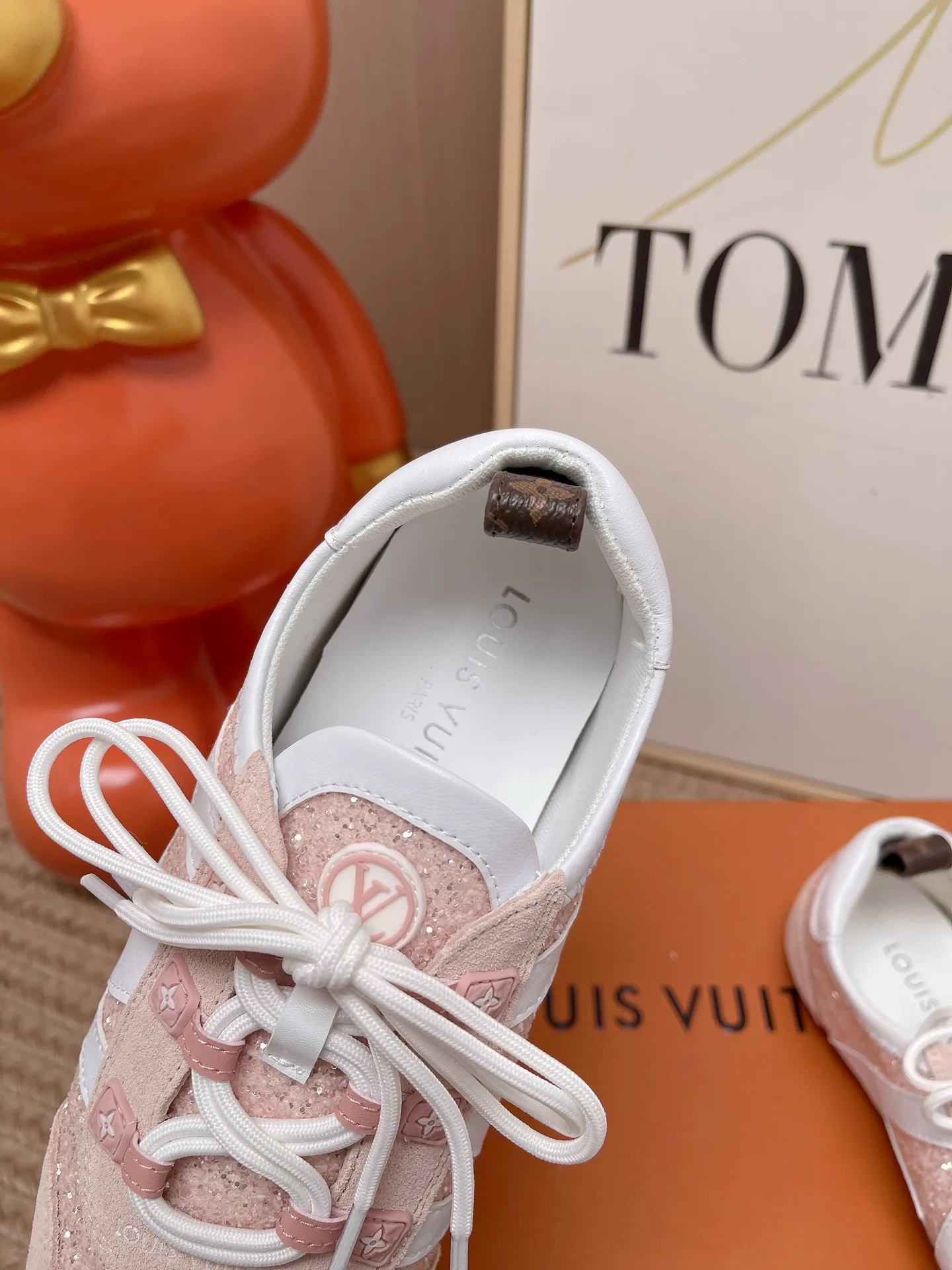 Women's Sneakers LOUIS VUITTON 17571639