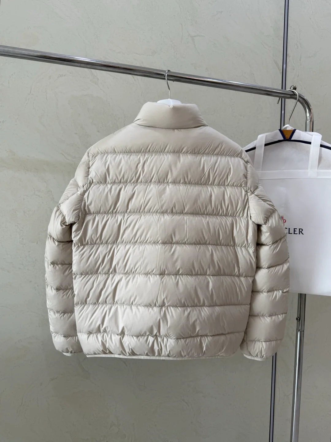 Women's Jackets And Down Jackets MONCLER 18376102
