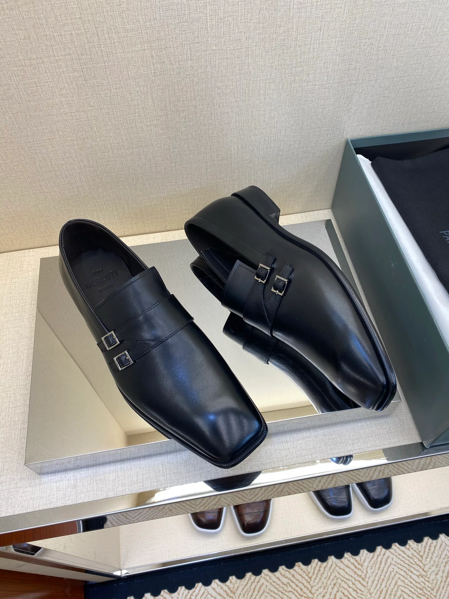 Men's Loafers And Dress Shoes BERLUTI 18417388