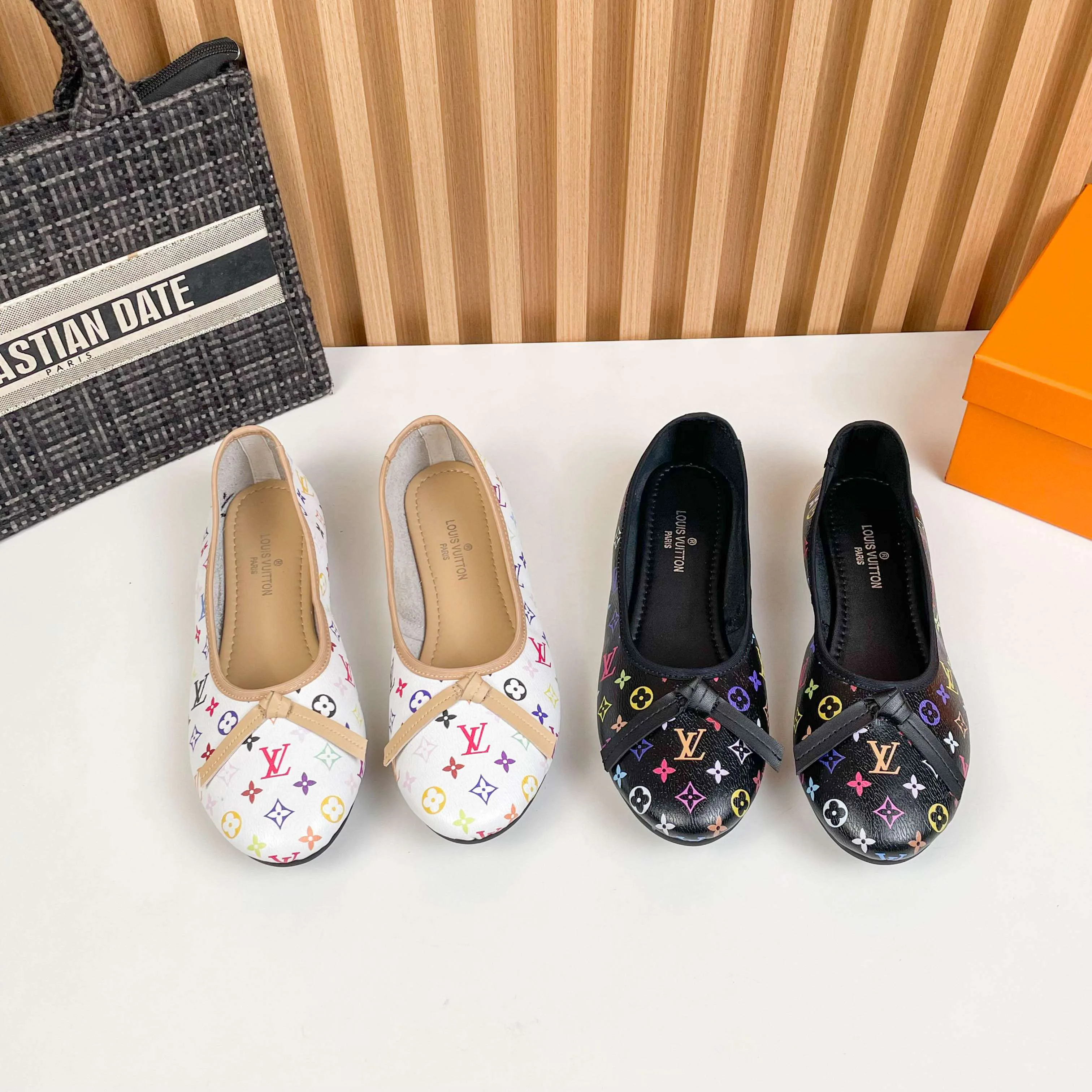 Women's Ballet Flats LOUIS VUITTON 17038115