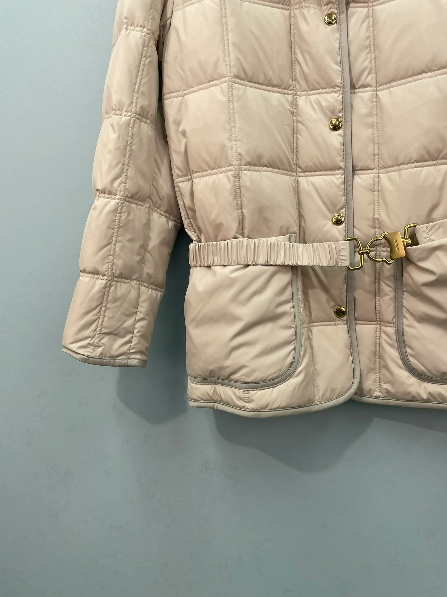 Women's Jackets And Down Jackets MONCLER 17913388