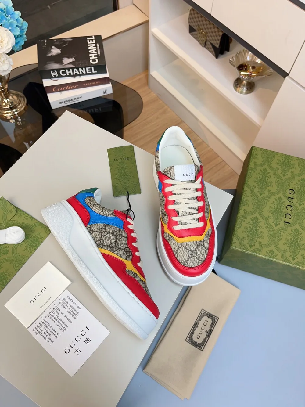 Women's Sneakers GUCCI 18369620
