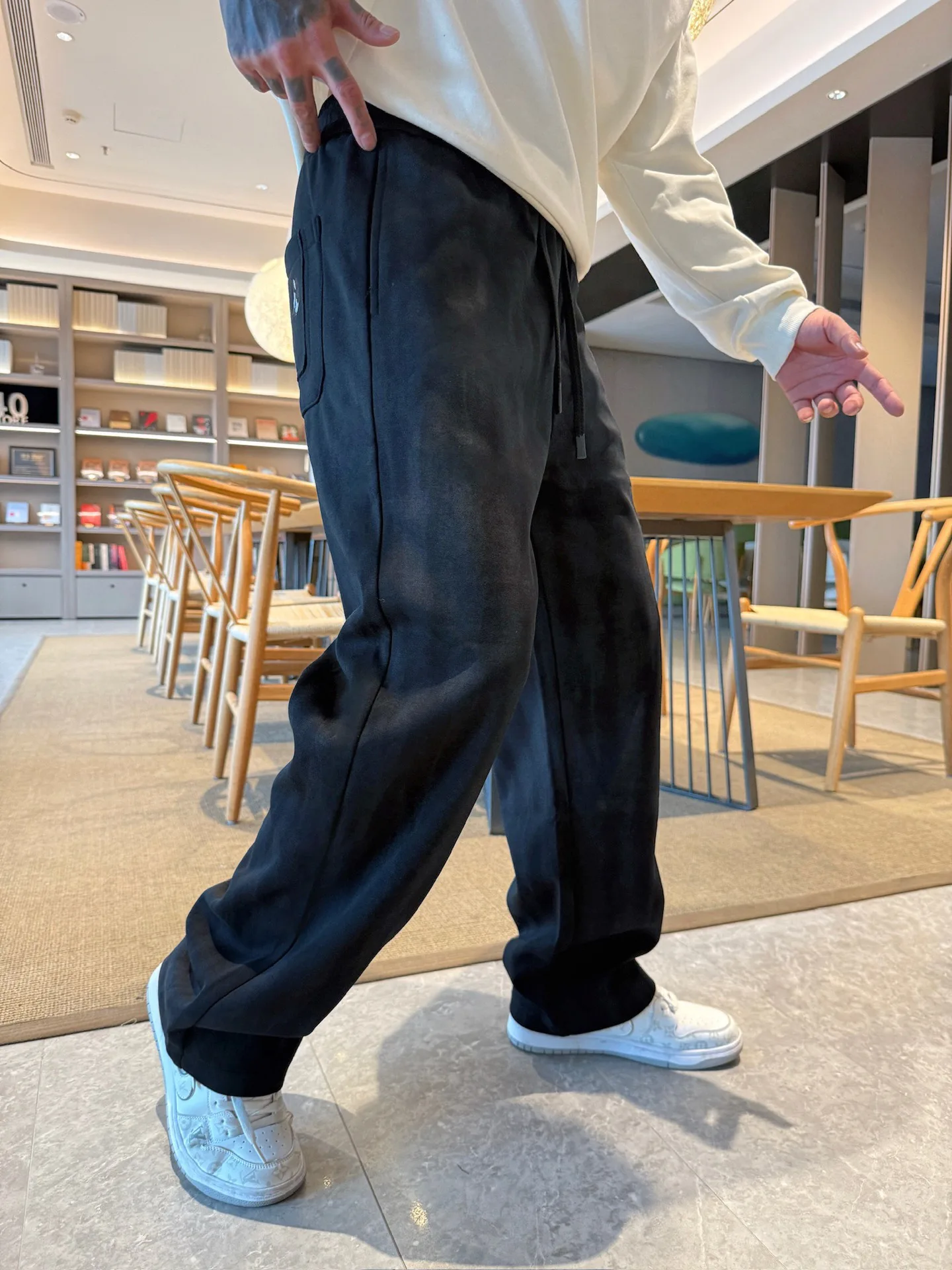 Men's Trousers BALENCIAGA 18345806
