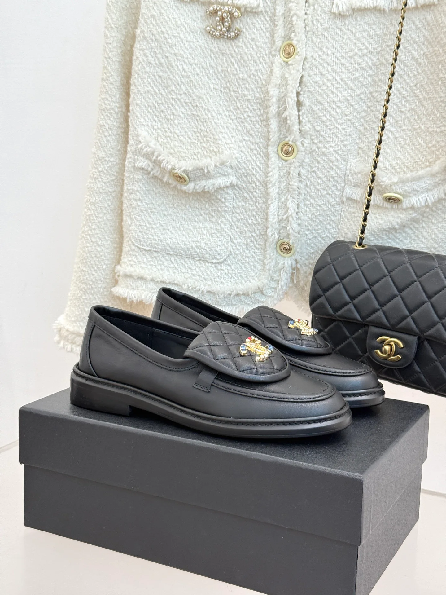 Women's Loafers And Moccasins CHANEL 17336057