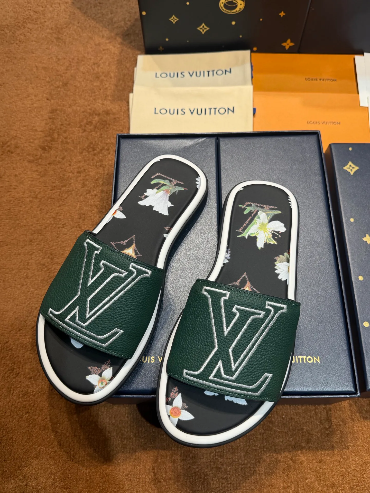 Women's Flip-Flops LOUIS VUITTON 17059506