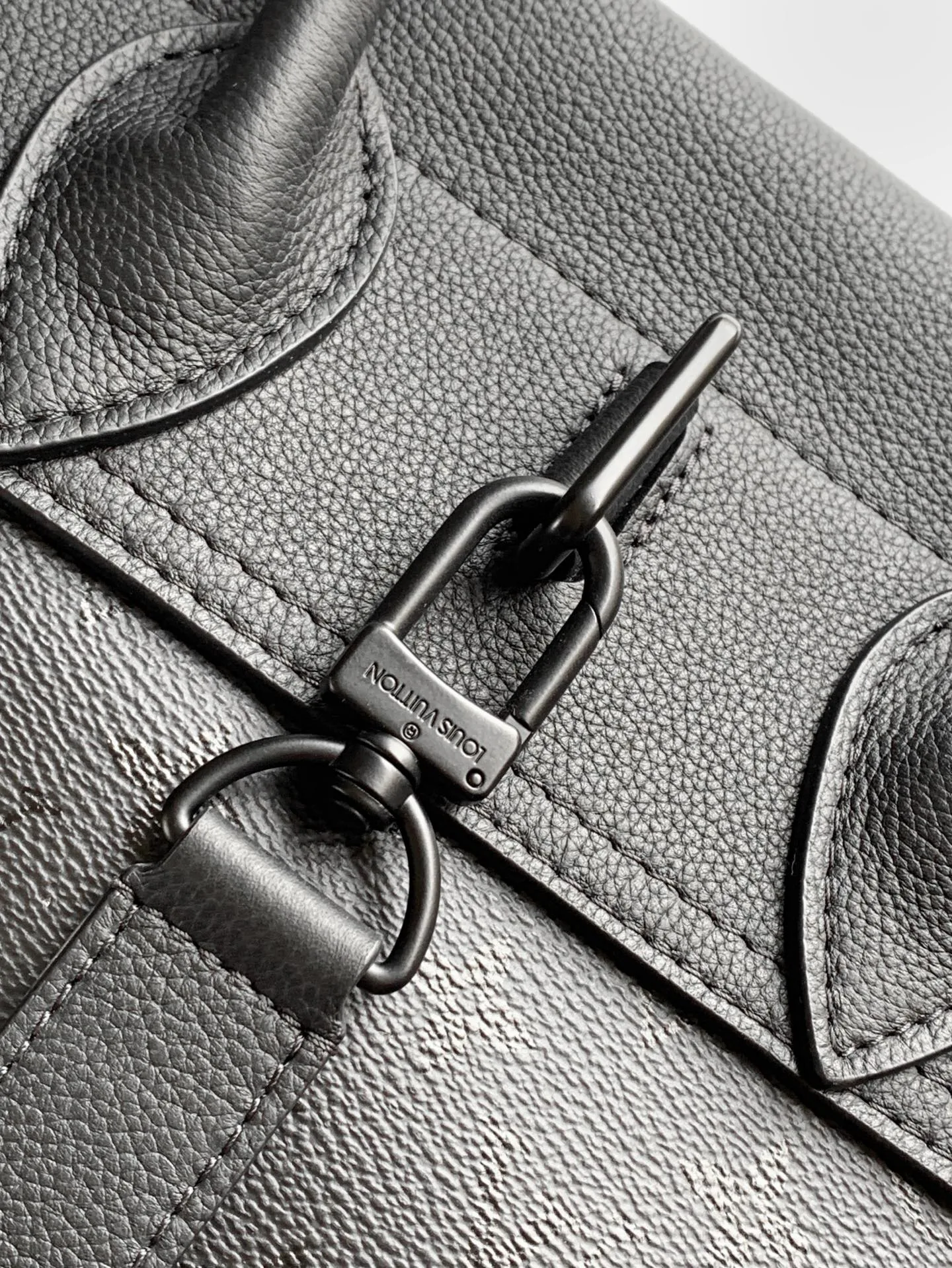 Women's Classic Handbags LOUIS VUITTON 17904097
