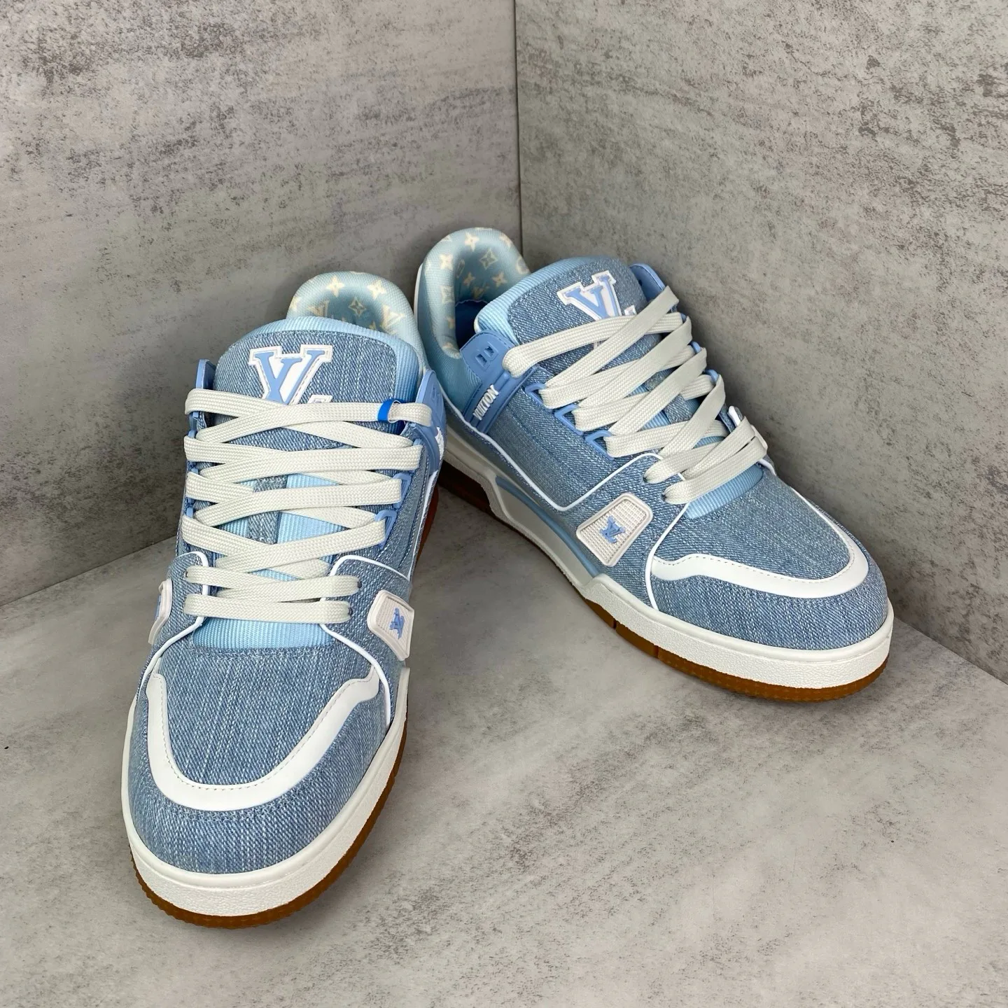 Women's Sneakers LOUIS VUITTON 17961744