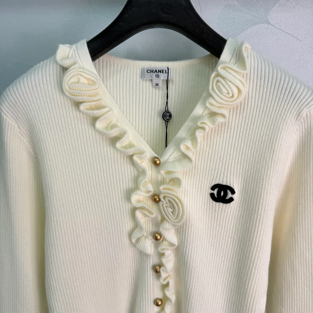 Women's Jumpers And Sweaters CHANEL 18263122
