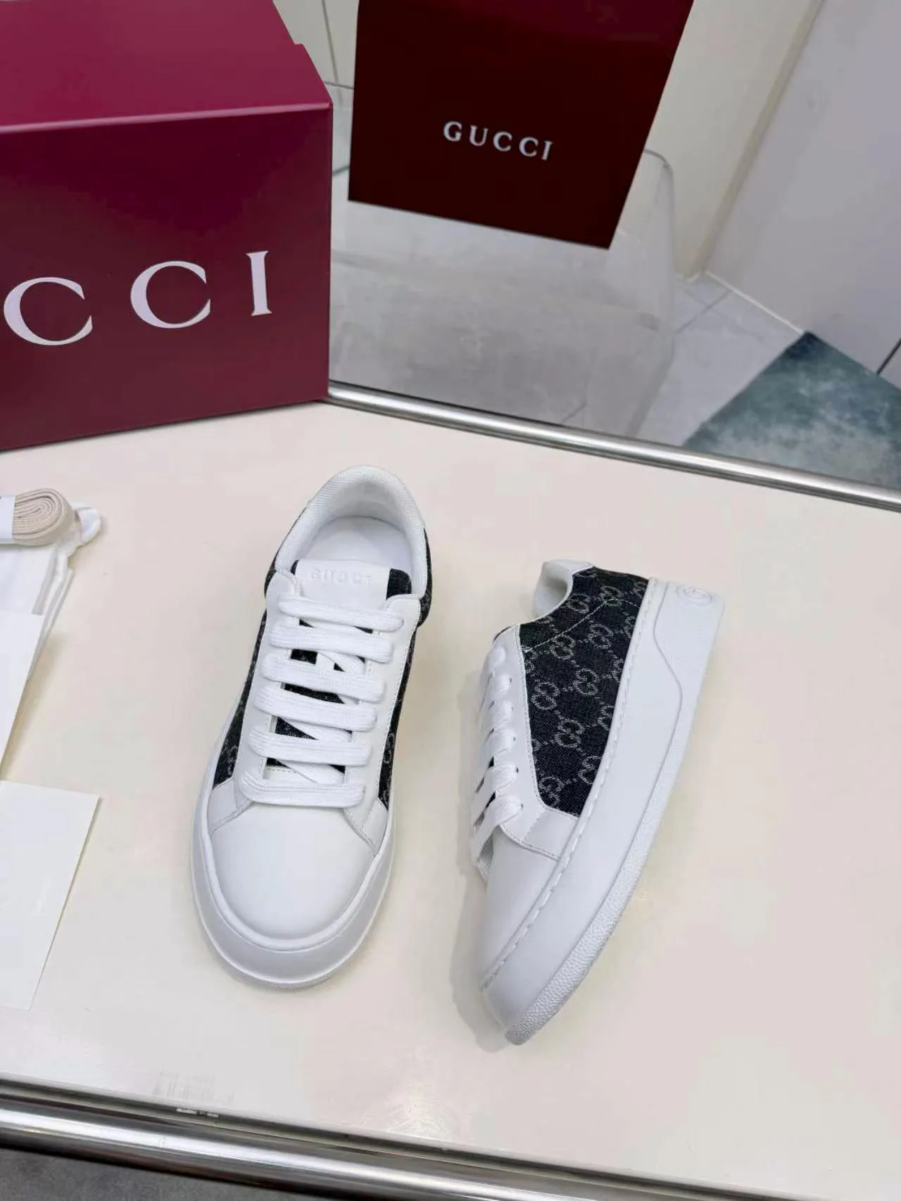 Women's Sneakers GUCCI 19561293