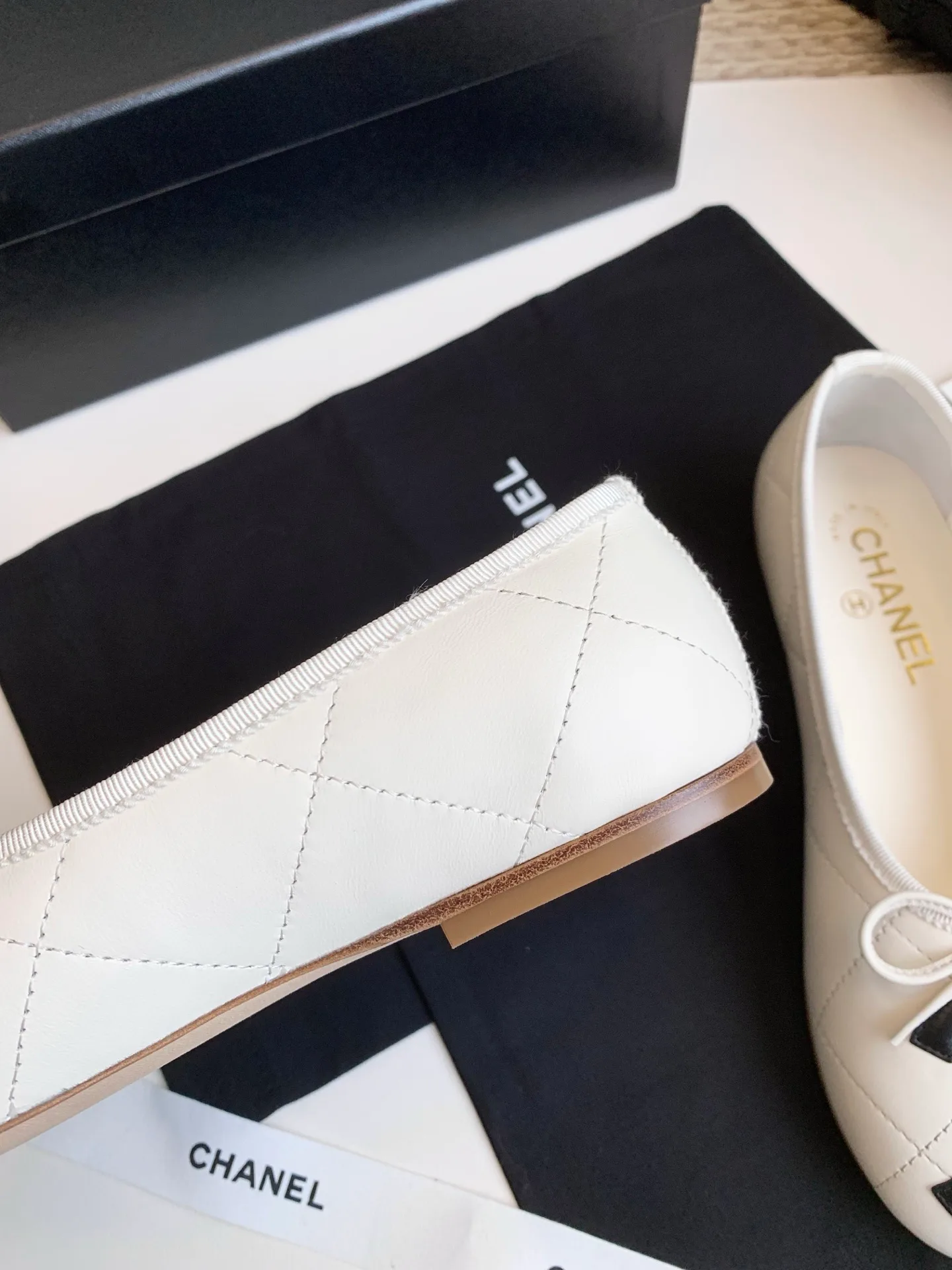 Women's Ballet Flats CHANEL 17990379