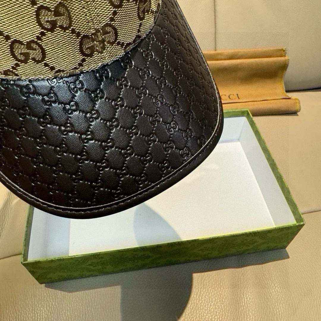 Hats GUCCI 17604837