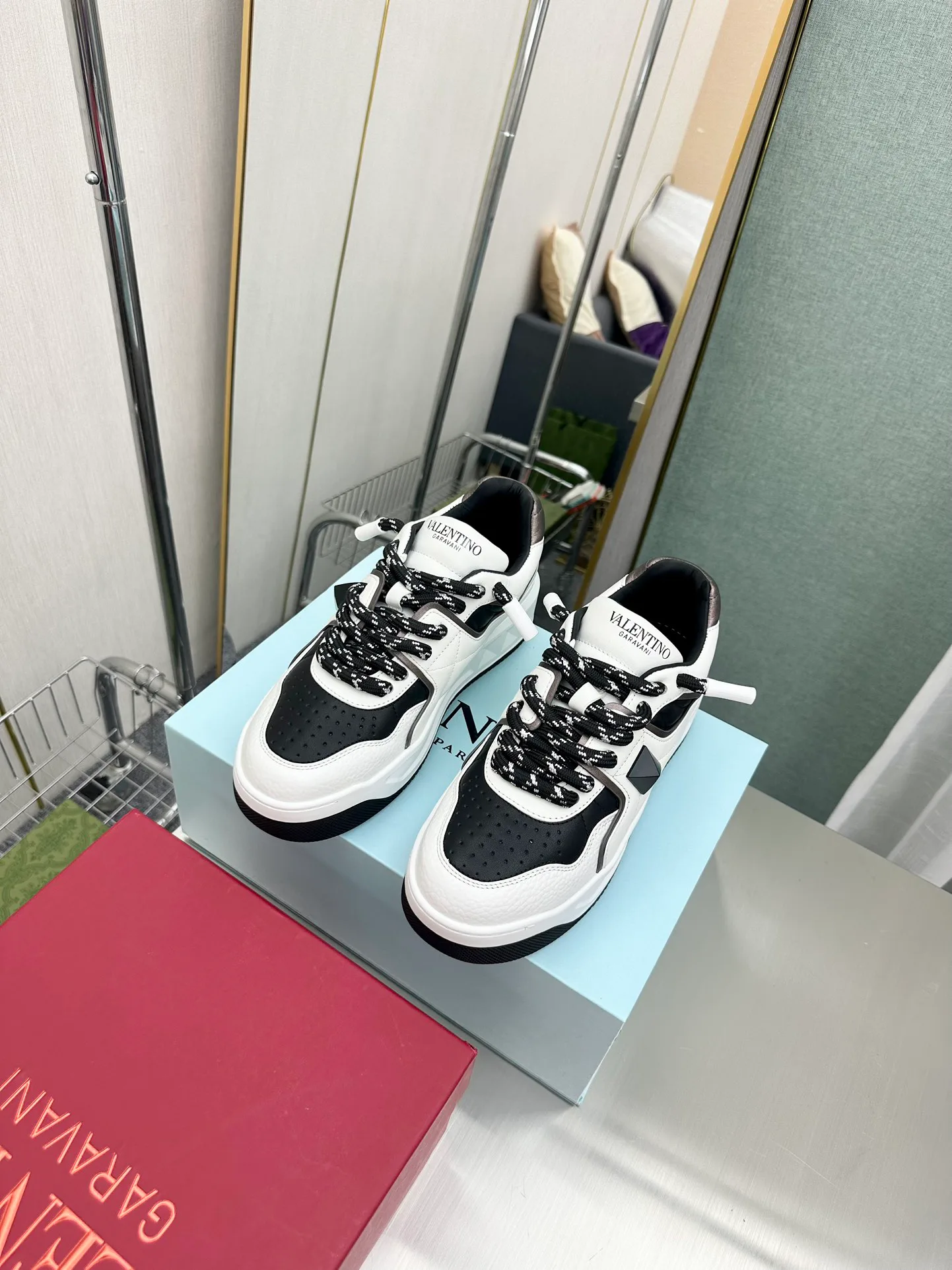 Women's Sneakers VALENTINO 17955024