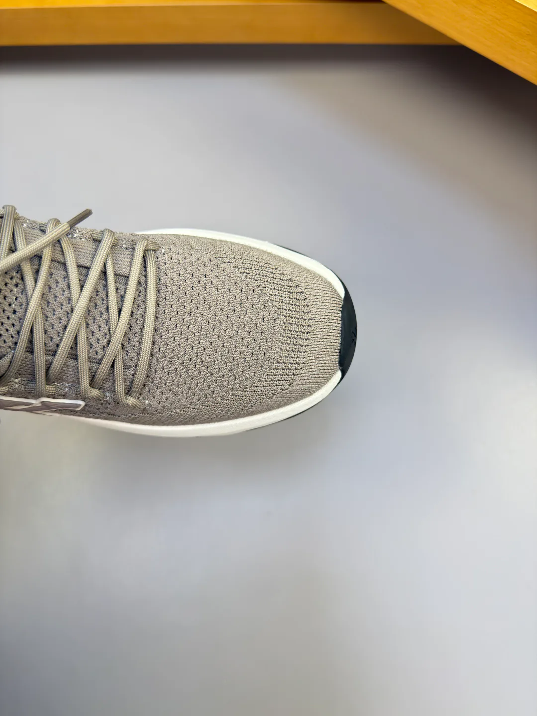 Men's Sneakers LOUIS VUITTON 18142542