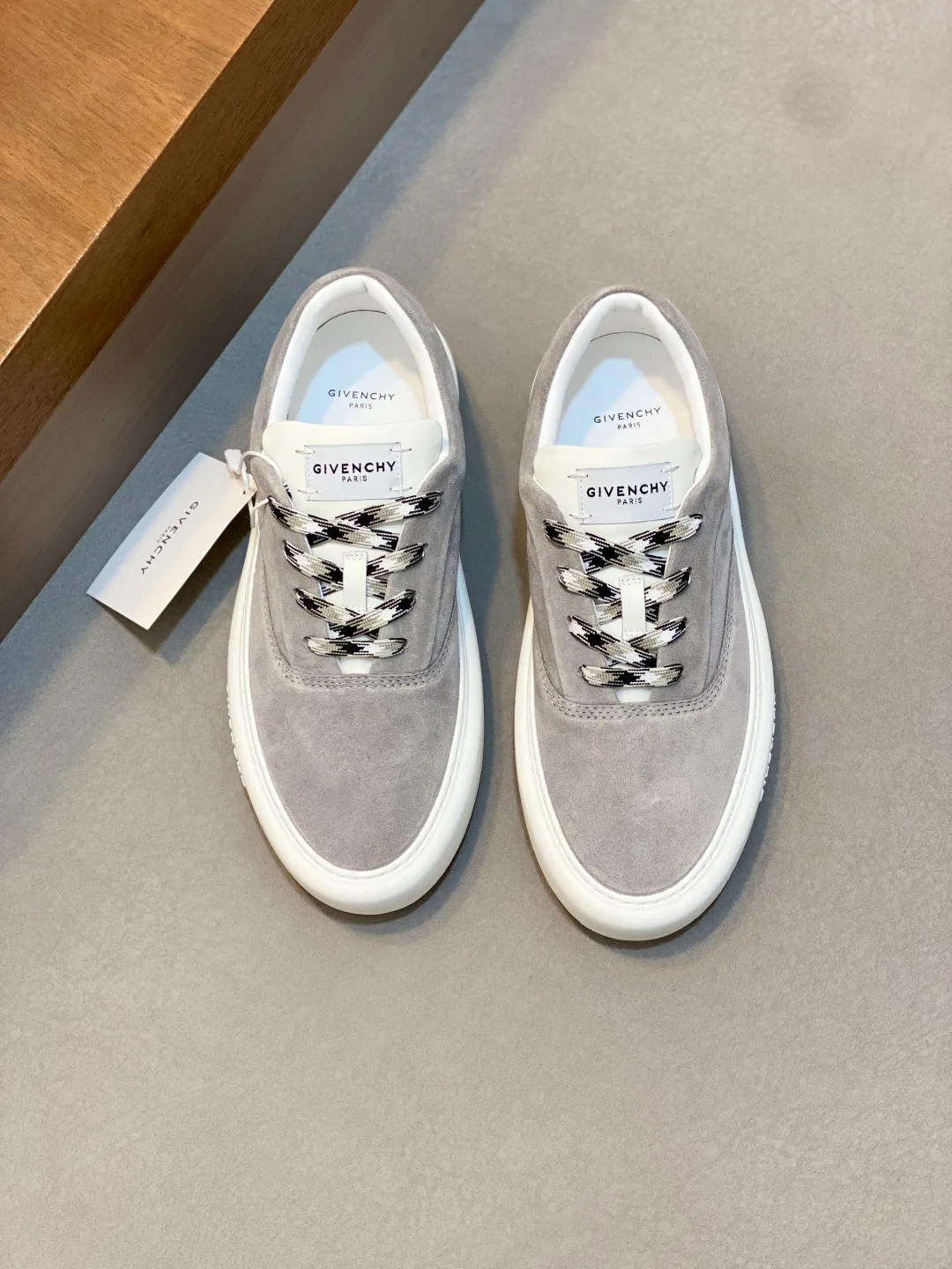 Men's Sneakers GIVENCHY 18449121