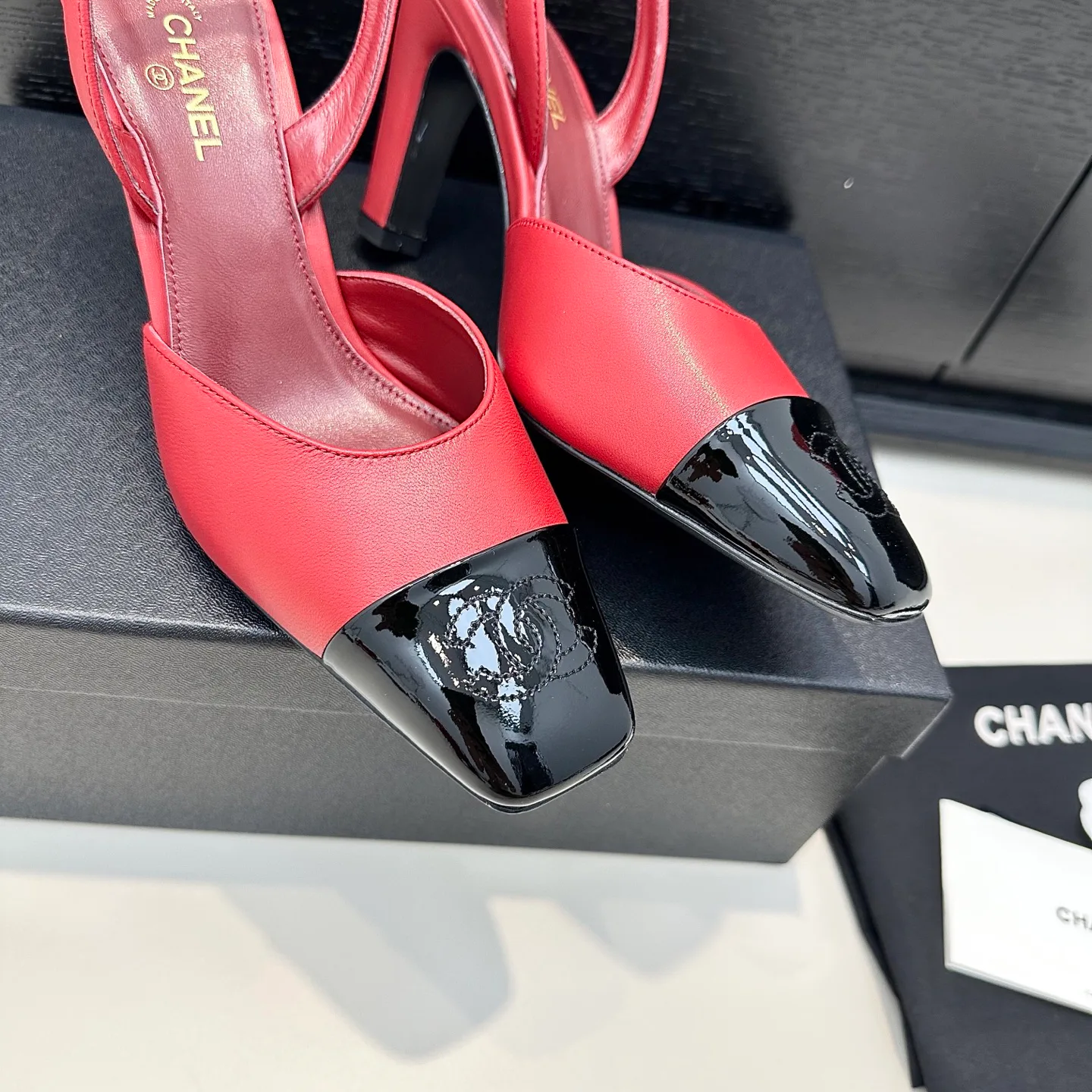 Туфли Женские Chanel 18676620