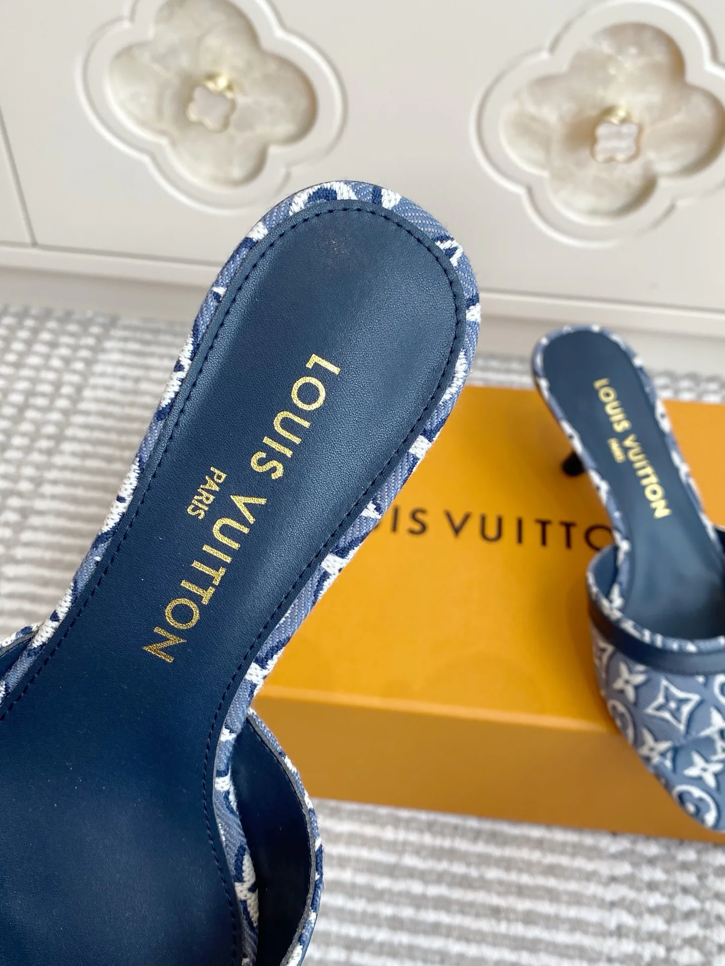 Women's Open-Toe Sandals LOUIS VUITTON 17572132