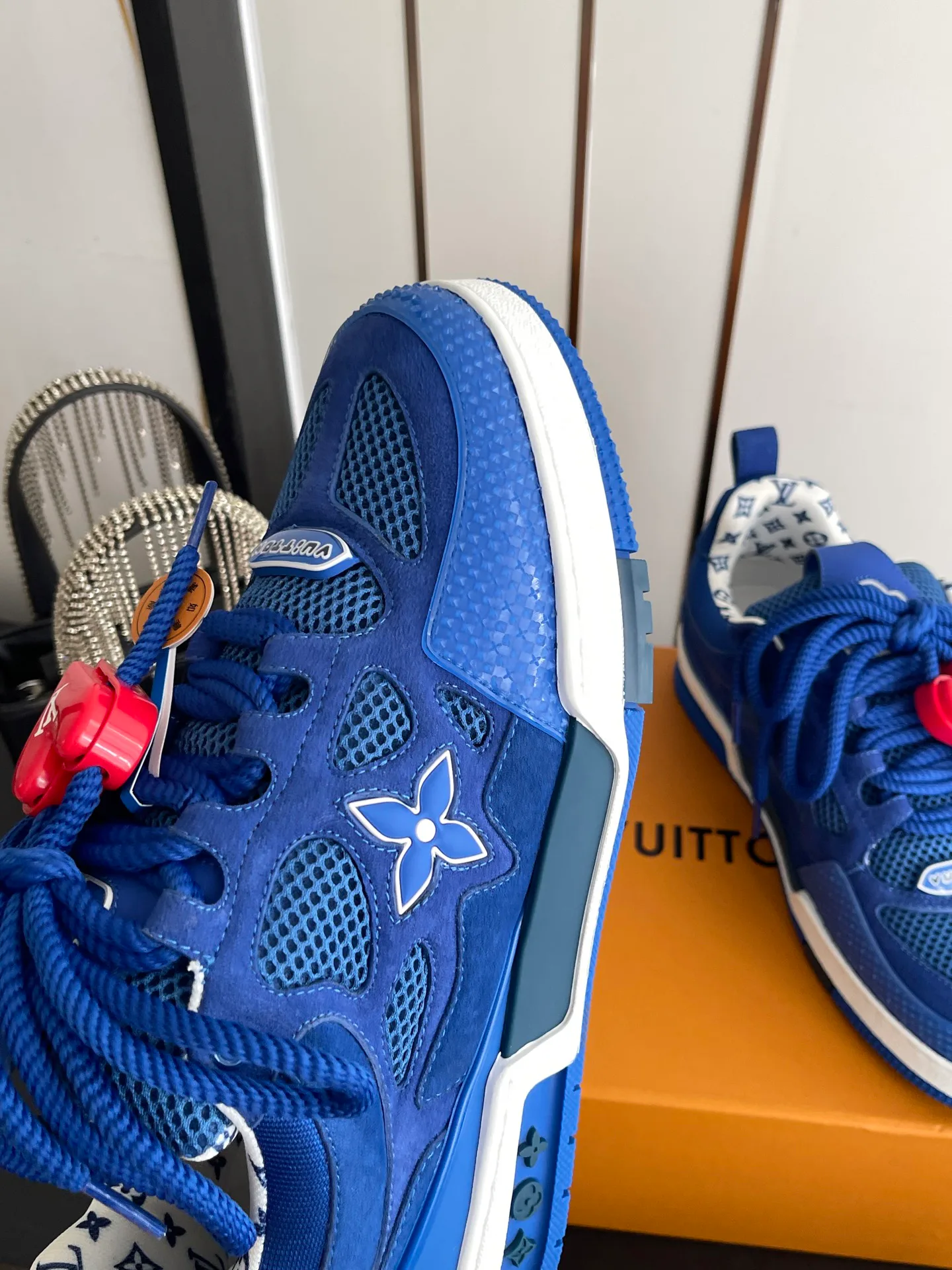 Men's Sneakers LOUIS VUITTON 17554386