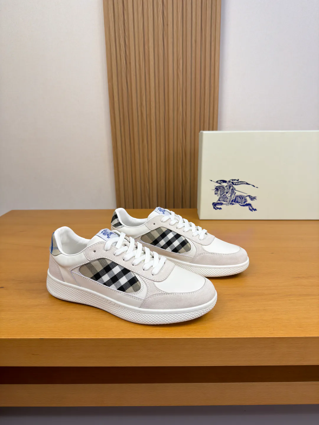Men's Sneakers BURBERRY 17286842