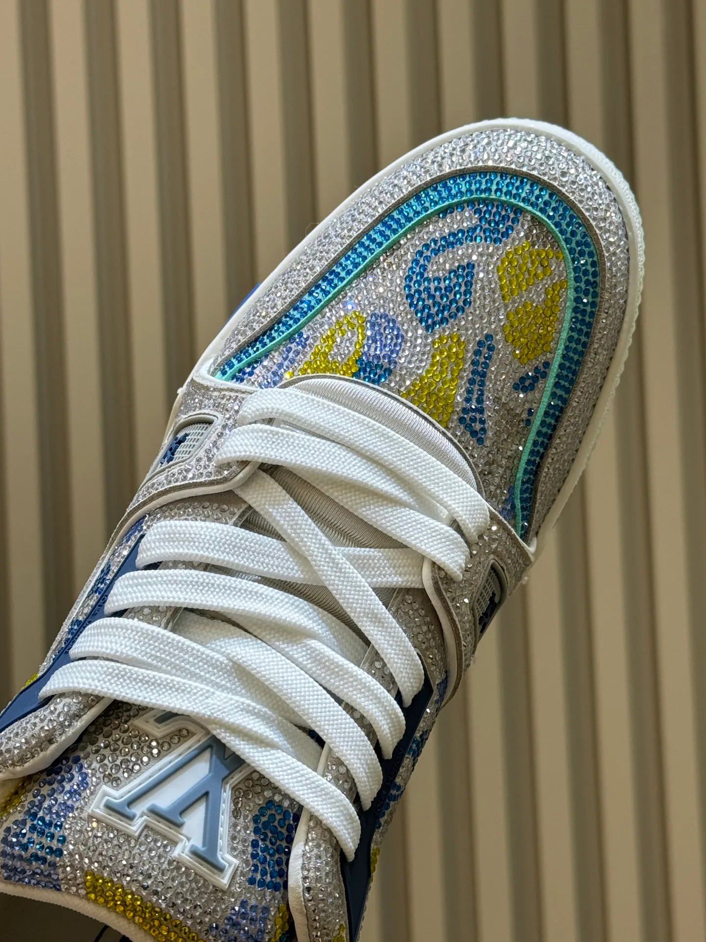 Women's Sneakers LOUIS VUITTON 18073565