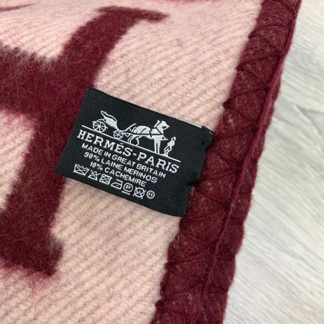 Textiles HERMES 18002670