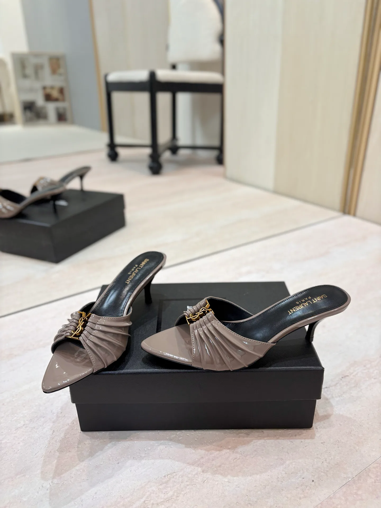 Women's Mules And Clogs SAINT LAURENT 17476078