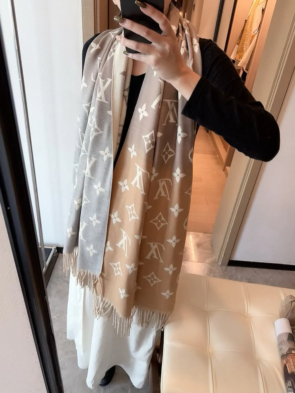 Scarves LOUIS VUITTON 18105588
