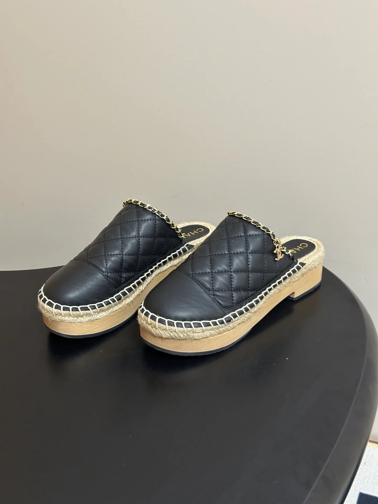 Women's Mules And Clogs CHANEL 17095144