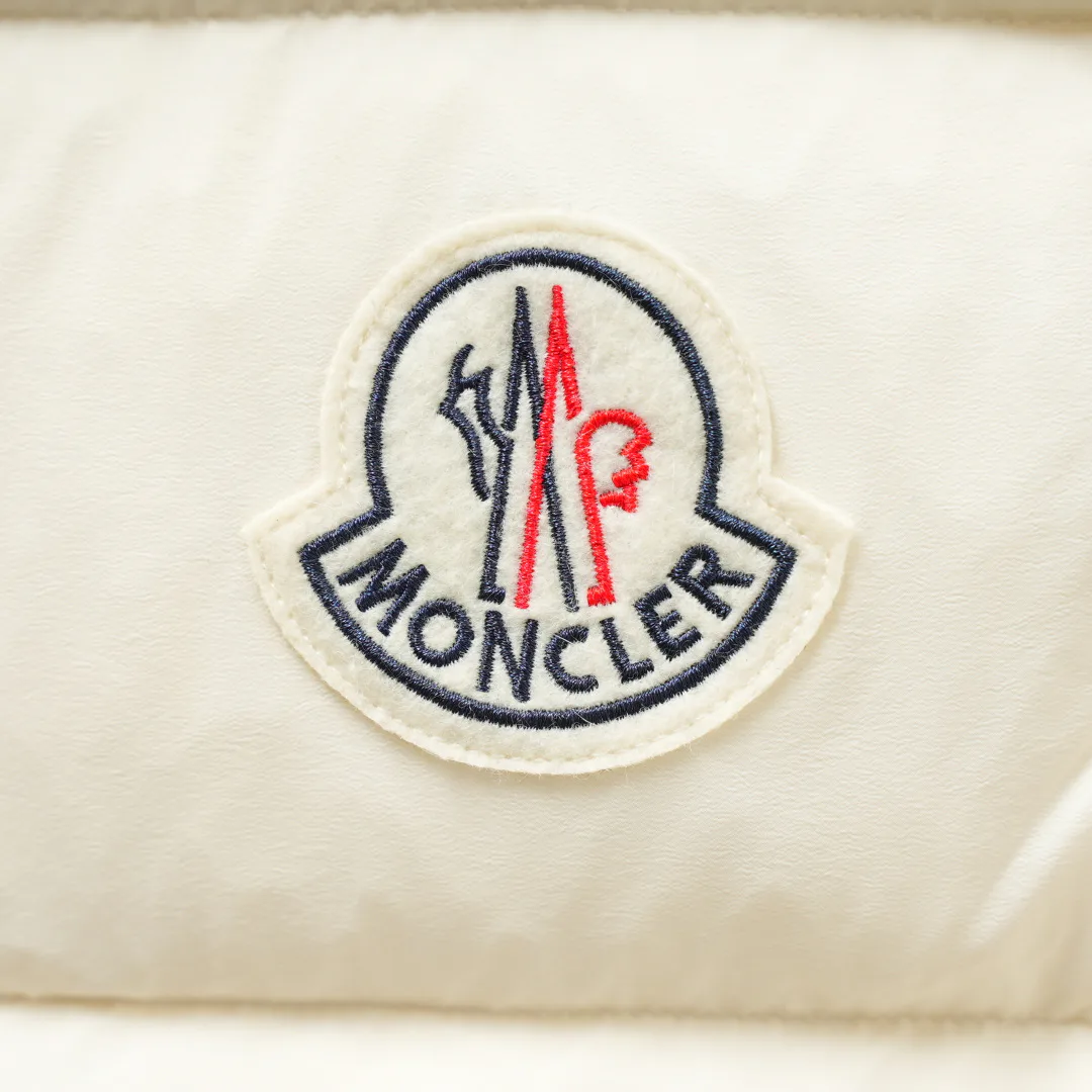 Women's Vests MONCLER 18455959