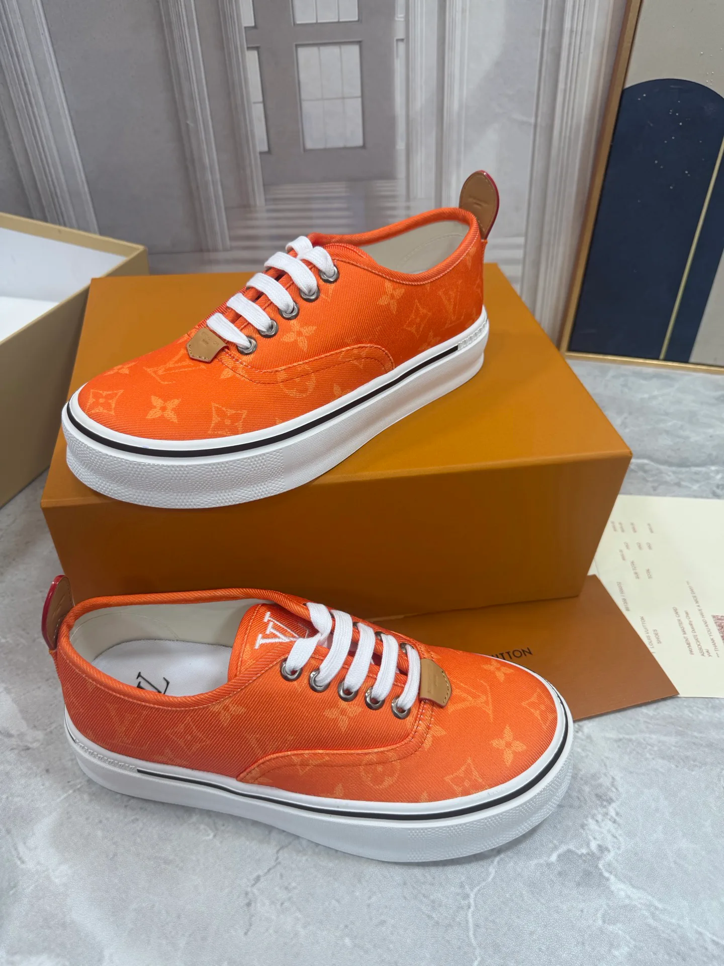 Men's Sneakers LOUIS VUITTON 18190080