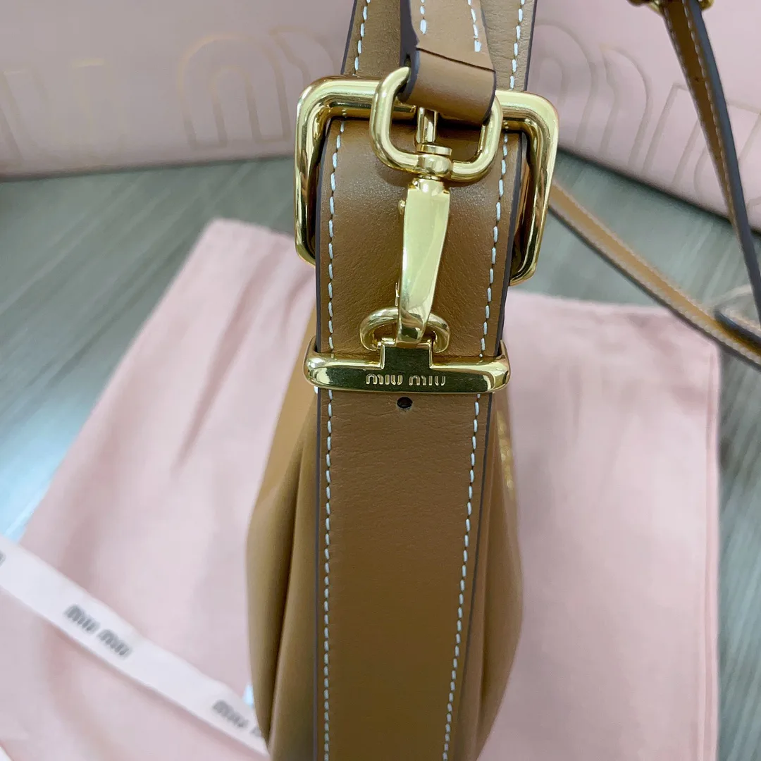 Women's Classic Handbags MIU MIU 18323211