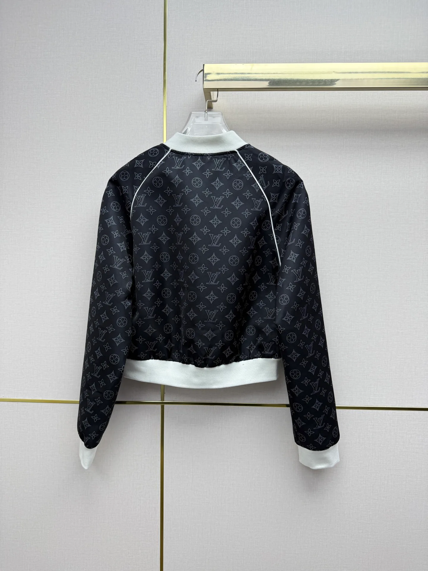 Women's Jackets And Down Jackets LOUIS VUITTON 18348136