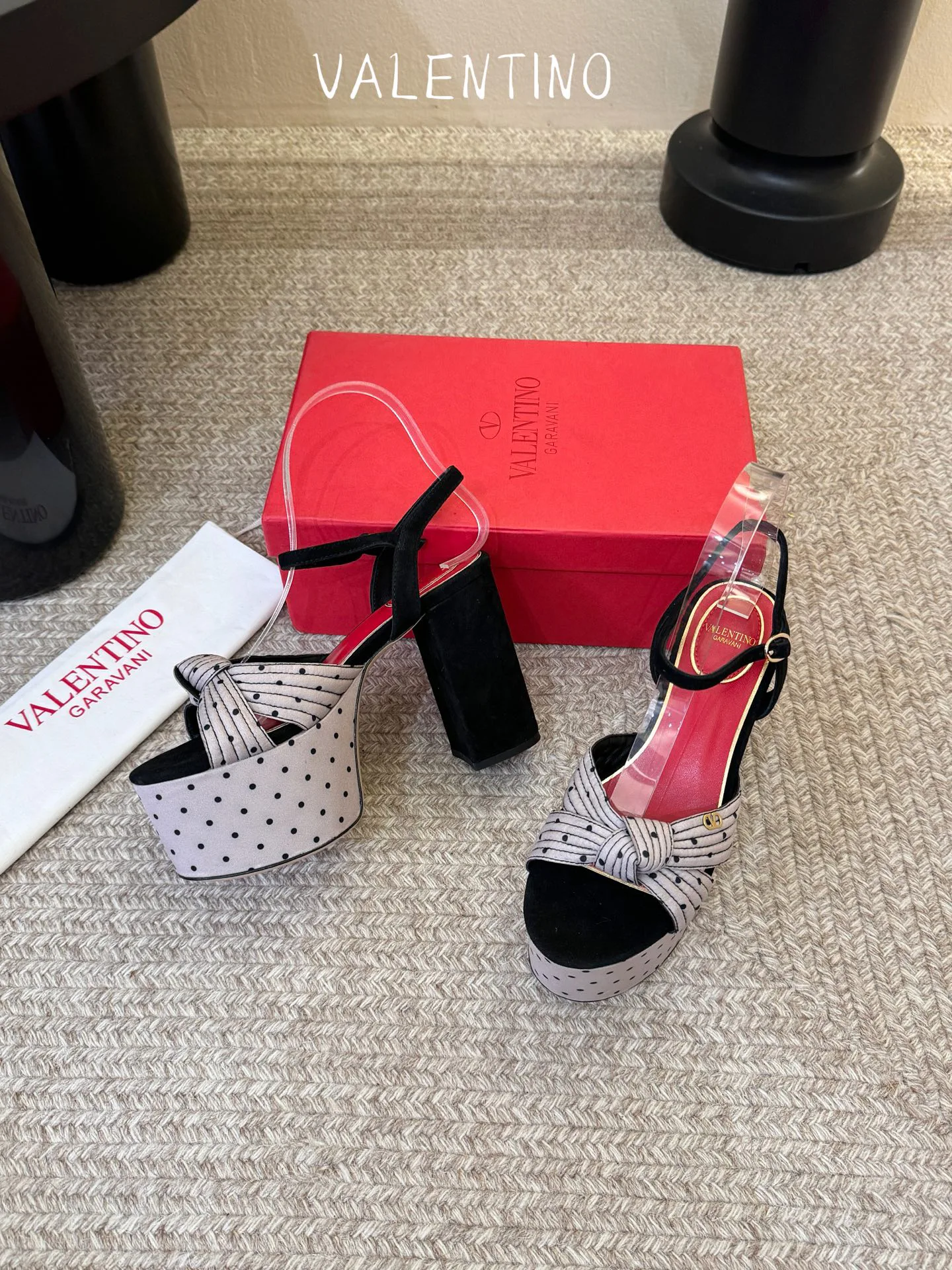 Women's Open-Toe Sandals VALENTINO 17396962